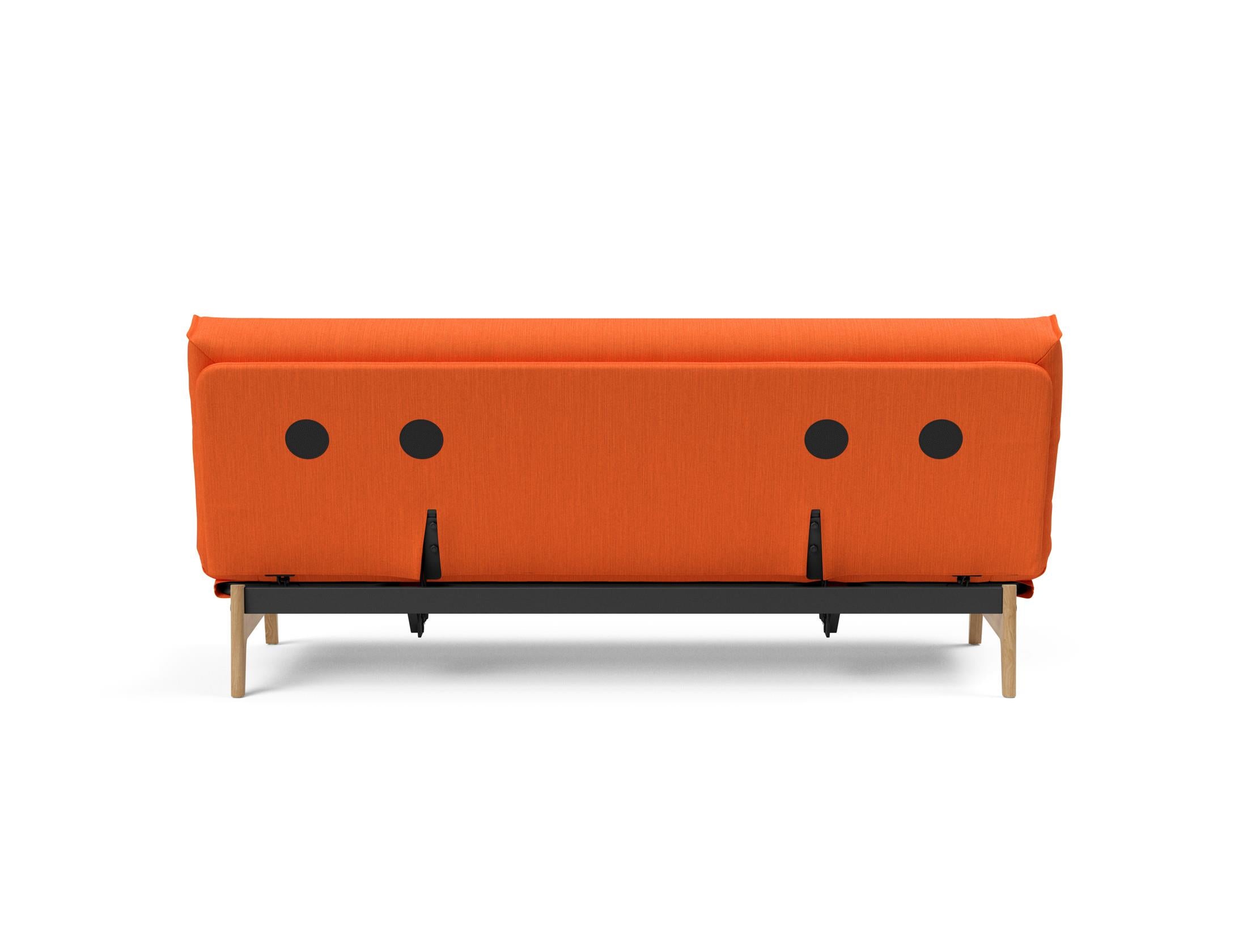 Aslak 120 Bettsofa Nordic Cover: Elegantes Sofa mit Soft Spring Federung, perfekt für entspannte Abende und stilvolle Einrichtung.