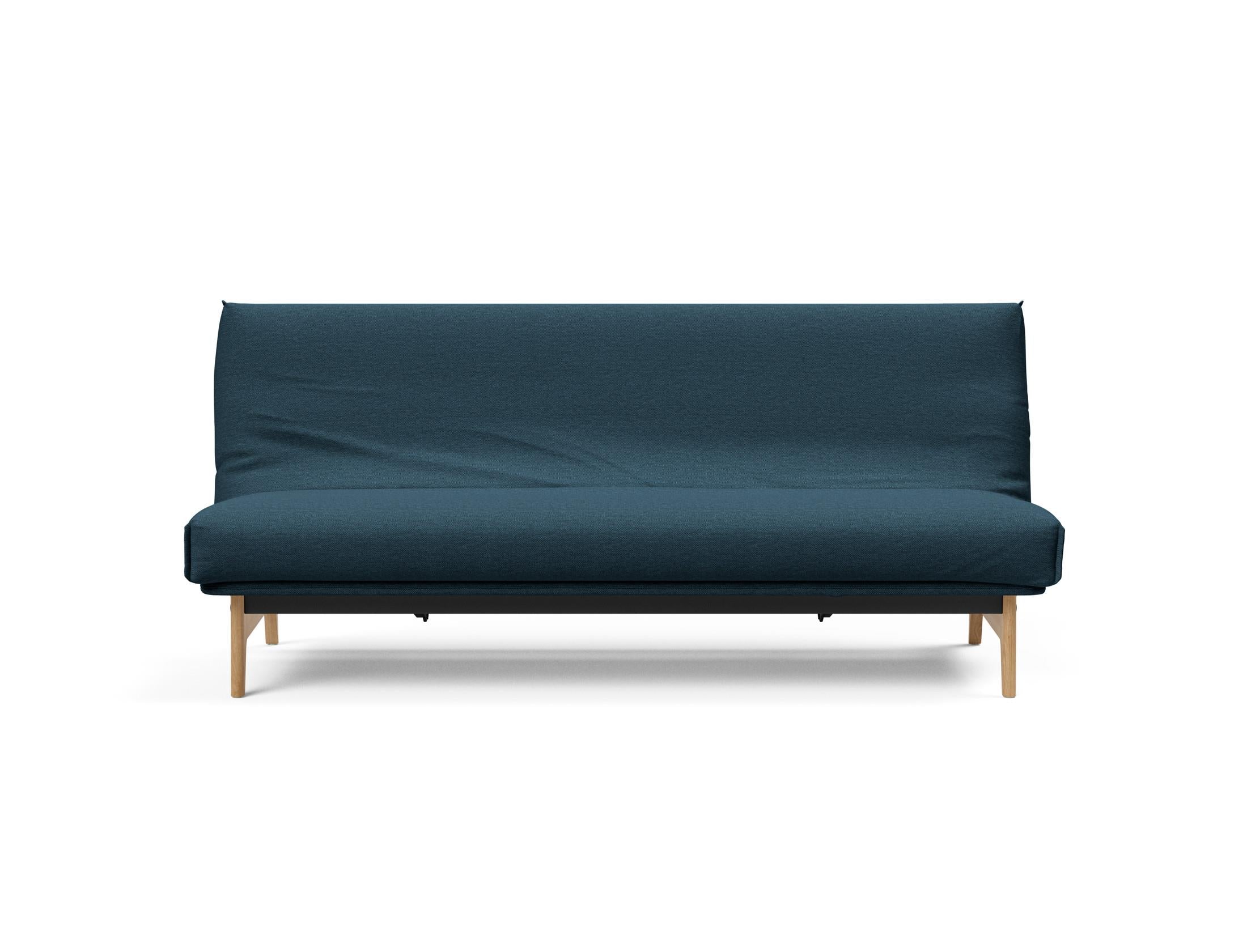 Aslak 120 Bettsofa Nordic Cover: Elegantes Sofa mit Soft Spring Federung, perfekt für entspannte Abende und stilvolle Einrichtung.
