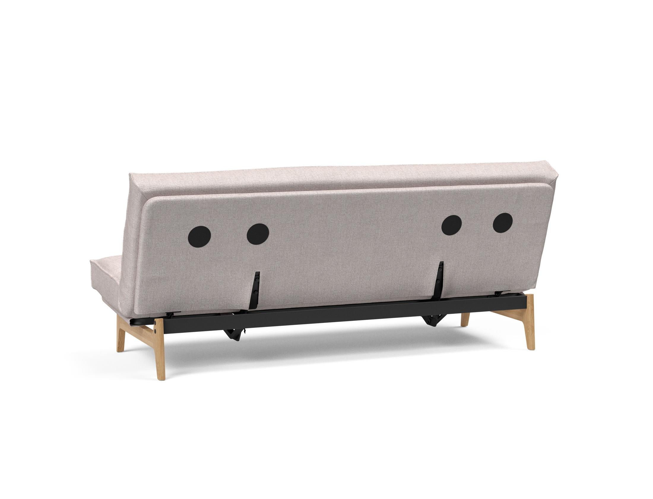 Erleben Sie das Aslak 120 Bettsofa mit modernem Sharp Plus Bezug und komfortablem Soft Spring – perfekt für entspannte Abende und stilvolle Einrichtung.