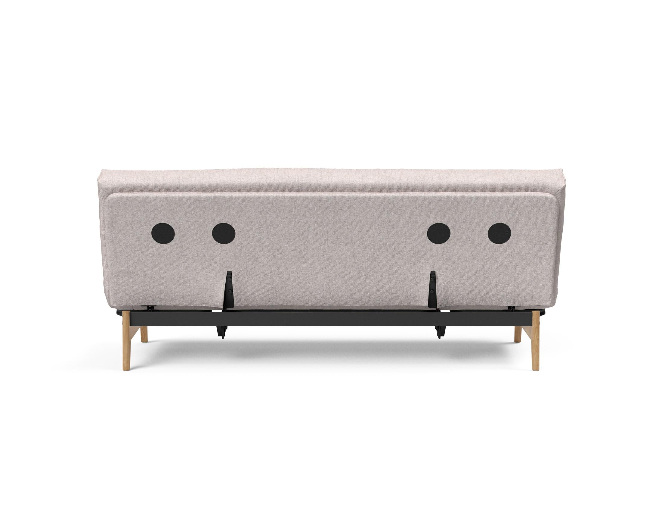 Erleben Sie das Aslak 120 Bettsofa mit dem modernen Sharp Plus Cover und dem komfortablen Soft Spring Bezug – perfekt für entspannte Abende und stilvolle Einrichtung.