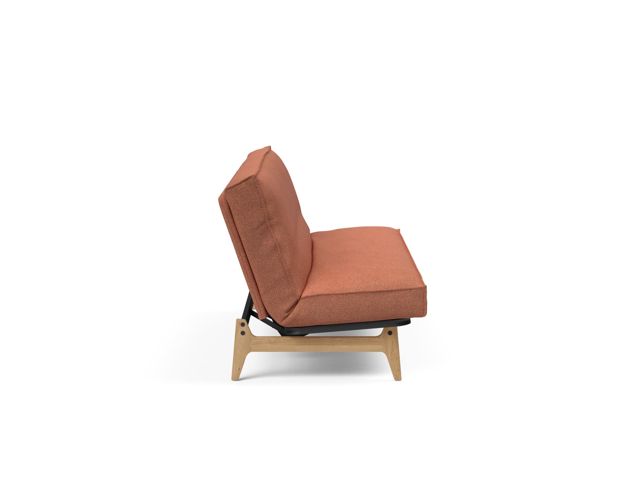 Entdecken Sie das Aslak 120 Bettsofa mit elegantem Sharp Plus Cover und Soft Spring Bezug – ideal für modernes Wohnen und vielseitige Nutzung.