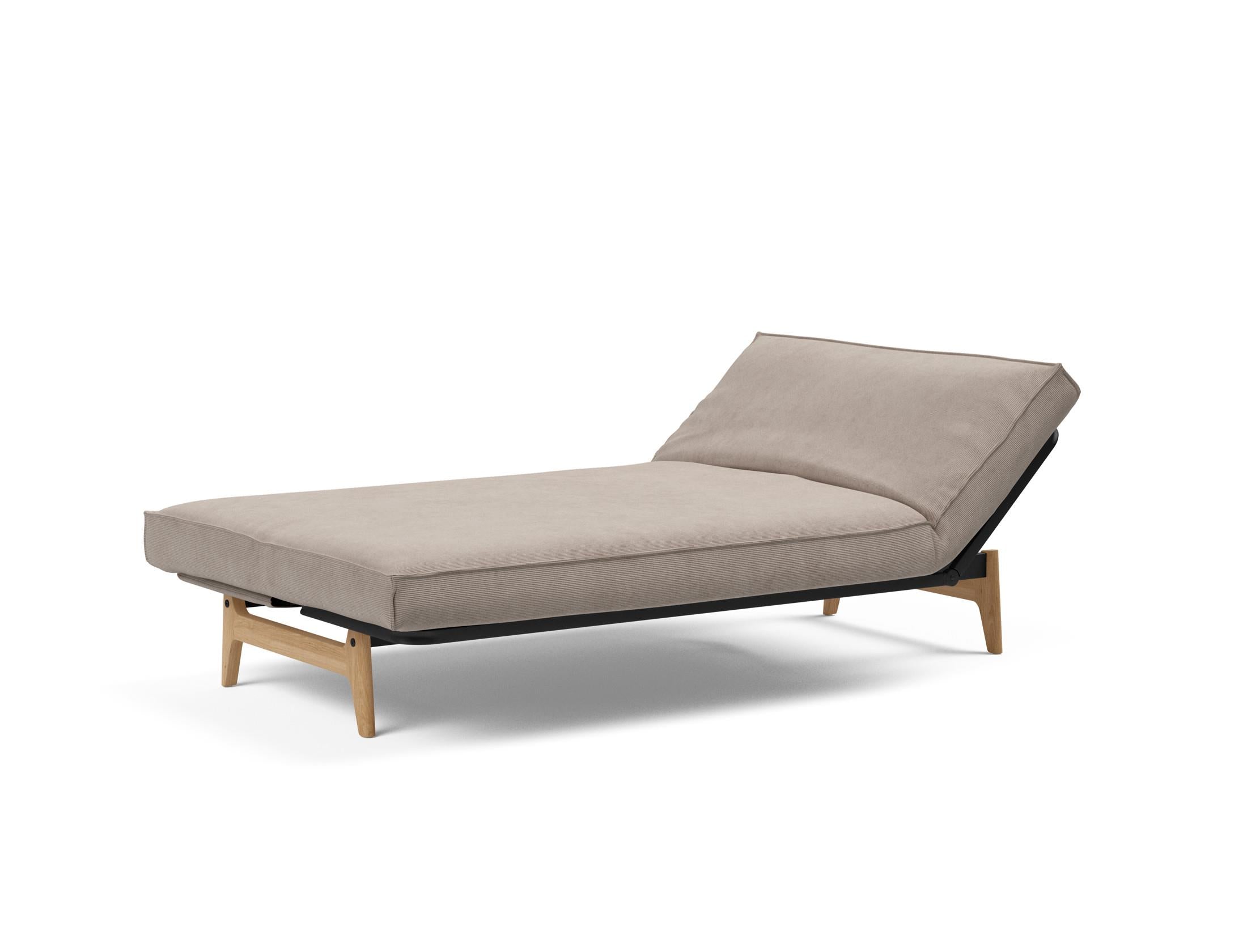 Erleben Sie das Aslak 120 Bettsofa mit stilvollem Sharp Plus Bezug und komfortablem Soft Spring – perfekt für entspannte Abende und modernes Interieur.