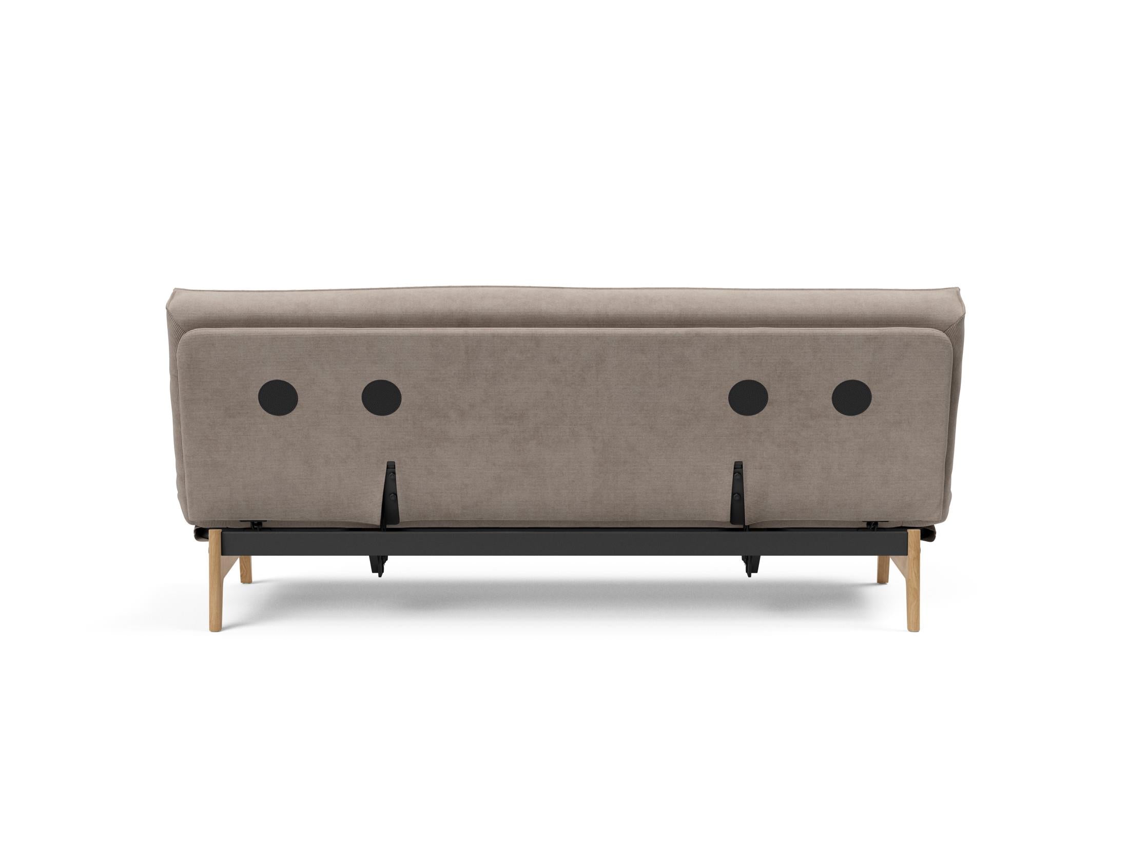 Erleben Sie das Aslak 120 Bettsofa mit dem modernen Sharp Plus Cover und dem komfortablen Soft Spring Bezug – perfekt für entspannte Abende und stilvolle Einrichtung.