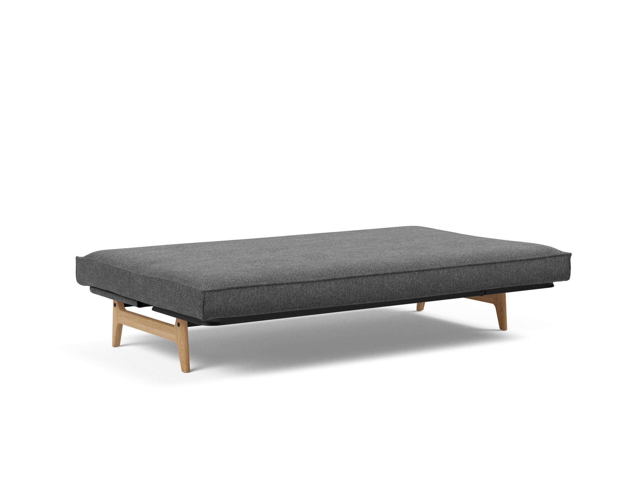 Entdecken Sie das Aslak 120 Bettsofa mit elegantem Sharp Plus Bezug und innovativem Soft Spring – ideal für gemütliche Nächte und modernes Wohndesign.