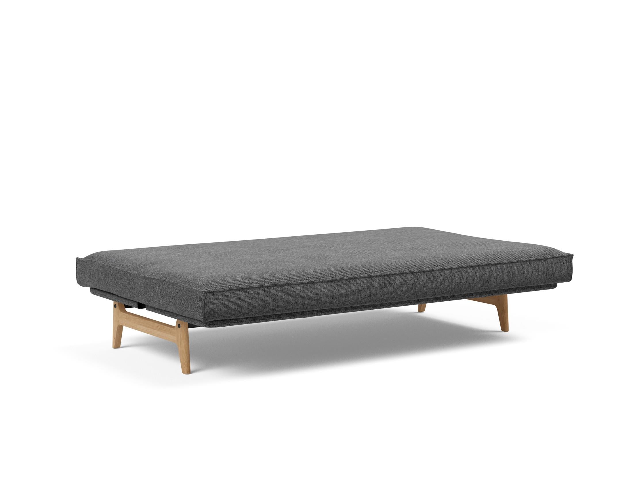 Erleben Sie das Aslak 120 Bettsofa mit dem modernen Sharp Plus Cover und dem komfortablen Soft Spring Bezug – perfekt für entspannte Abende und stilvolle Einrichtung.