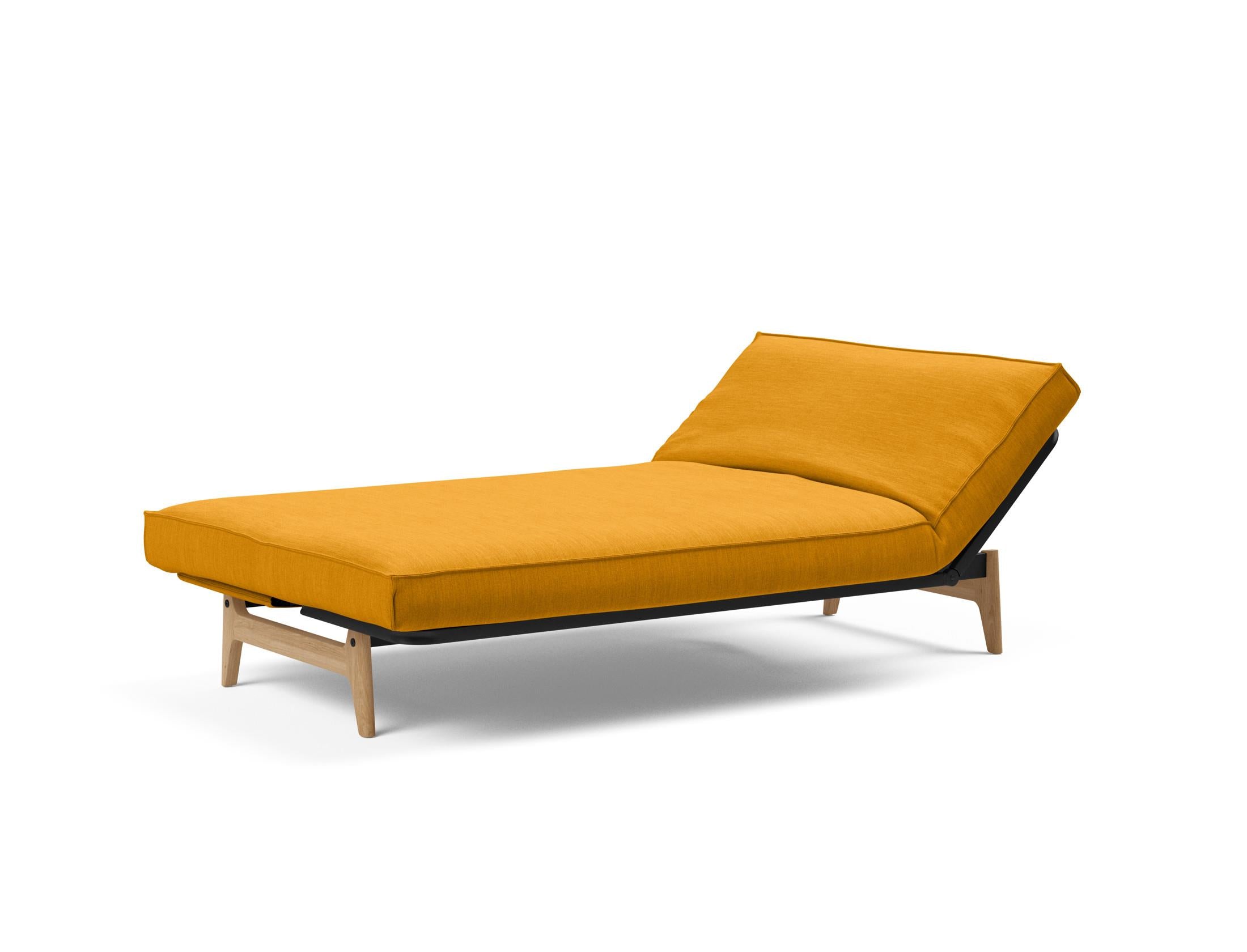 Erleben Sie das Aslak 120 Bettsofa mit stilvollem Sharp Plus Bezug und komfortablem Soft Spring – perfekt für entspannte Abende und modernes Interieur.