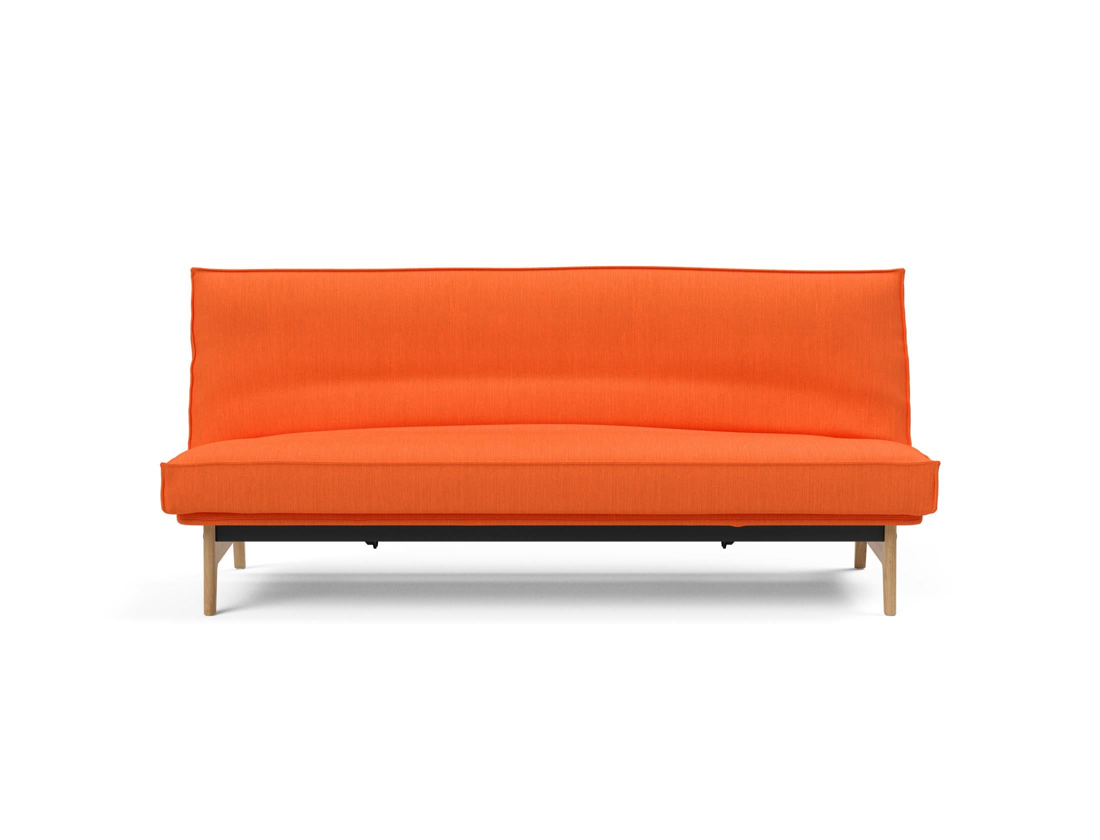 Entdecken Sie das Aslak 120 Bettsofa mit elegantem Sharp Plus Cover und weichem Soft Spring Bezug – ideal für stilvolle Wohnräume und gemütliche Nächte.