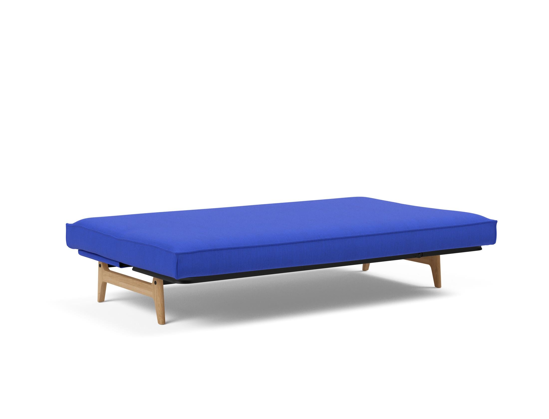 Entdecken Sie das Aslak 120 Bettsofa mit elegantem Sharp Plus Bezug und innovativem Soft Spring – ideal für gemütliche Nächte und modernes Wohndesign.