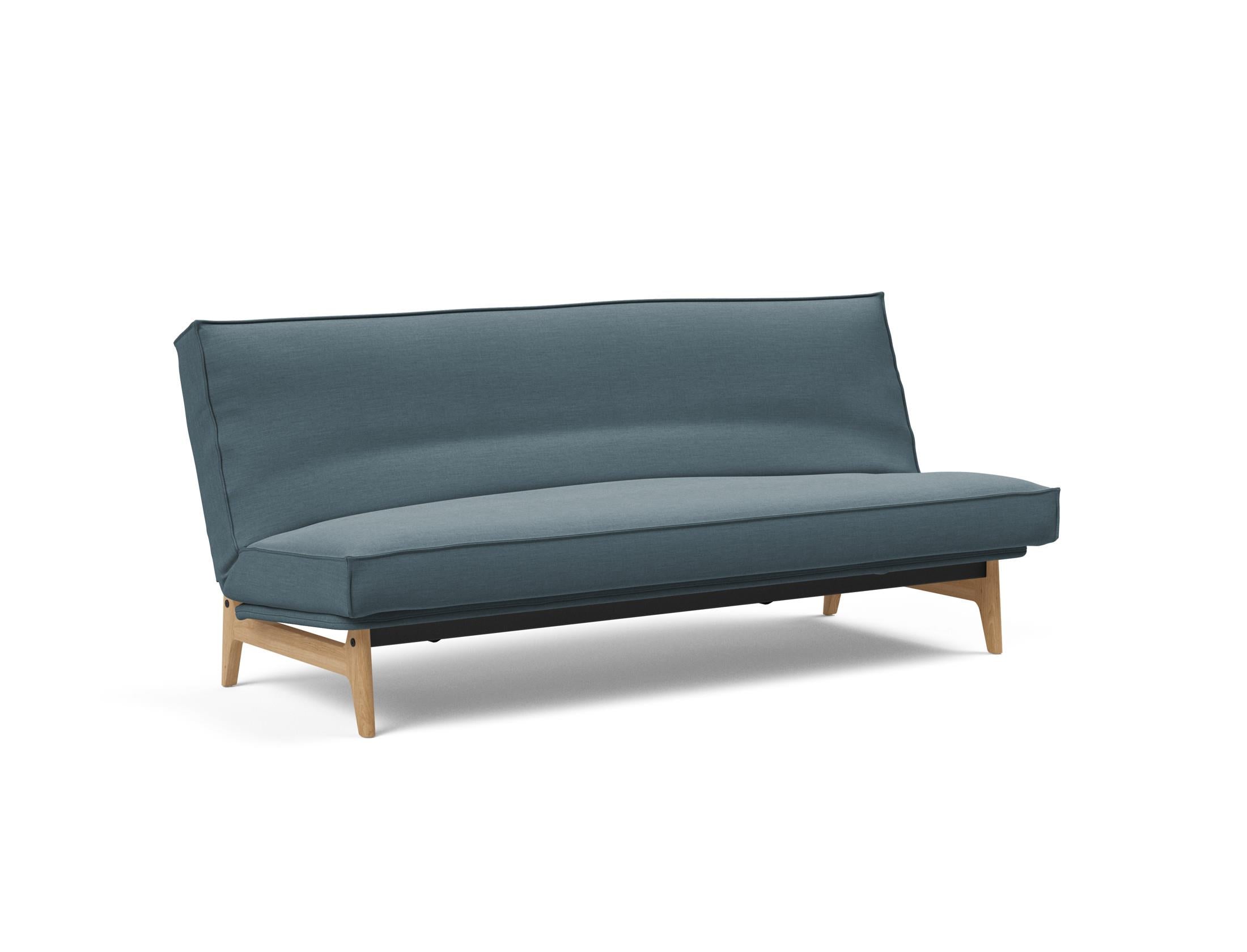 Entdecken Sie das Aslak 120 Bettsofa mit elegantem Sharp Plus Cover und weichem Soft Spring Bezug – ideal für gemütliche Nächte und modernes Wohnen.
