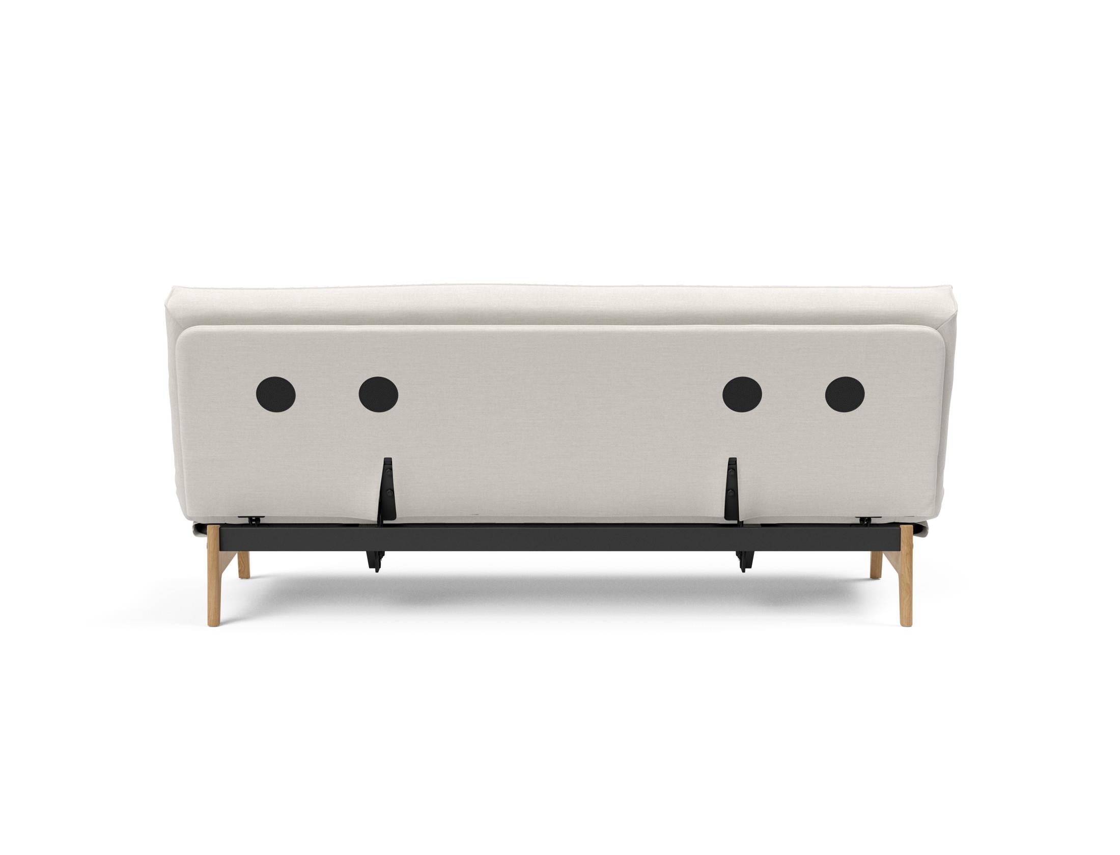 Erleben Sie das Aslak 120 Bettsofa mit stilvollem Sharp Plus Cover und komfortablem Soft Spring Bezug – perfekt für entspannte Abende und modernes Design.