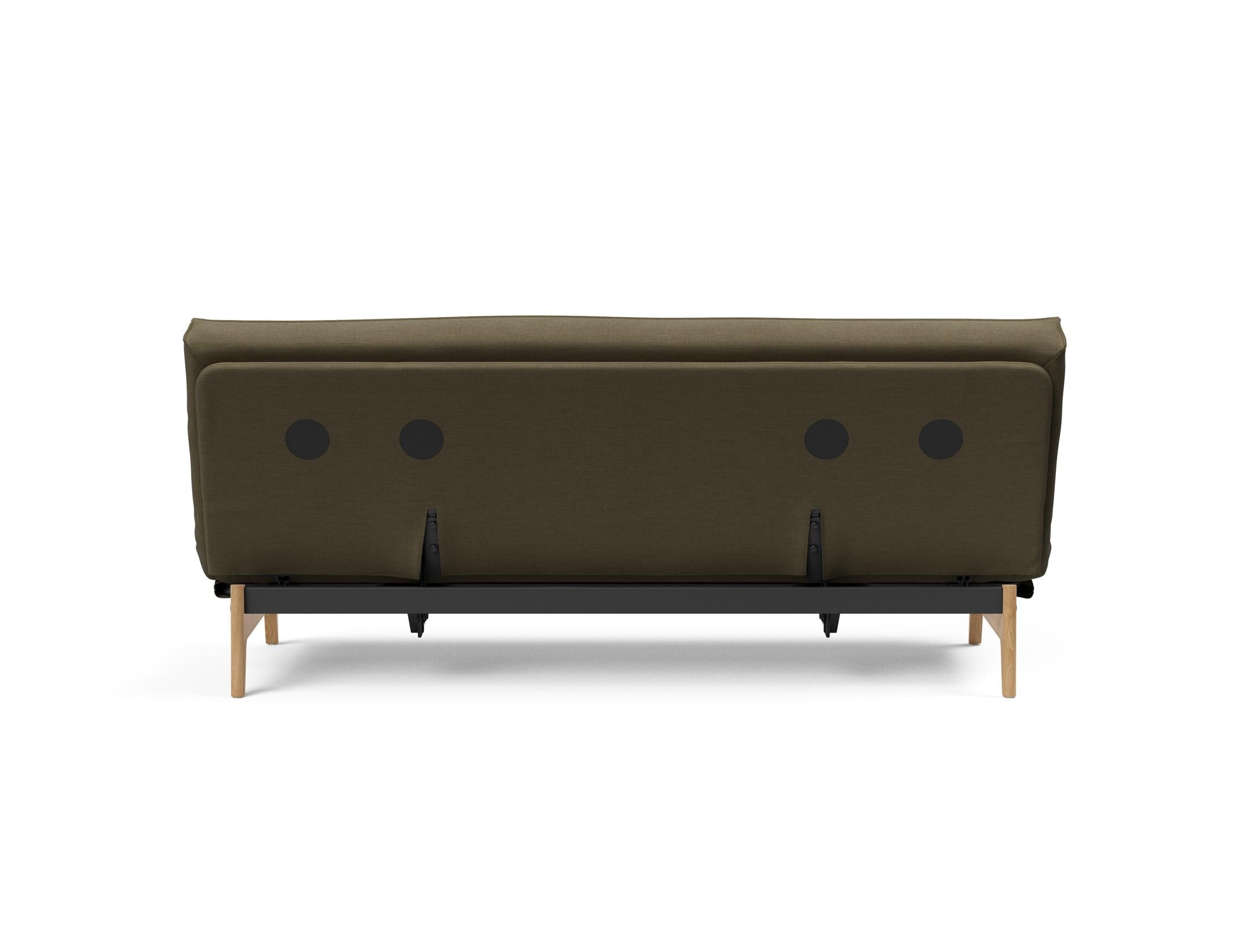 Erleben Sie das Aslak 120 Bettsofa mit stilvollem Sharp Plus Cover und Soft Spring Bezug – die perfekte Kombination aus Funktionalität und zeitgemäßem Stil.