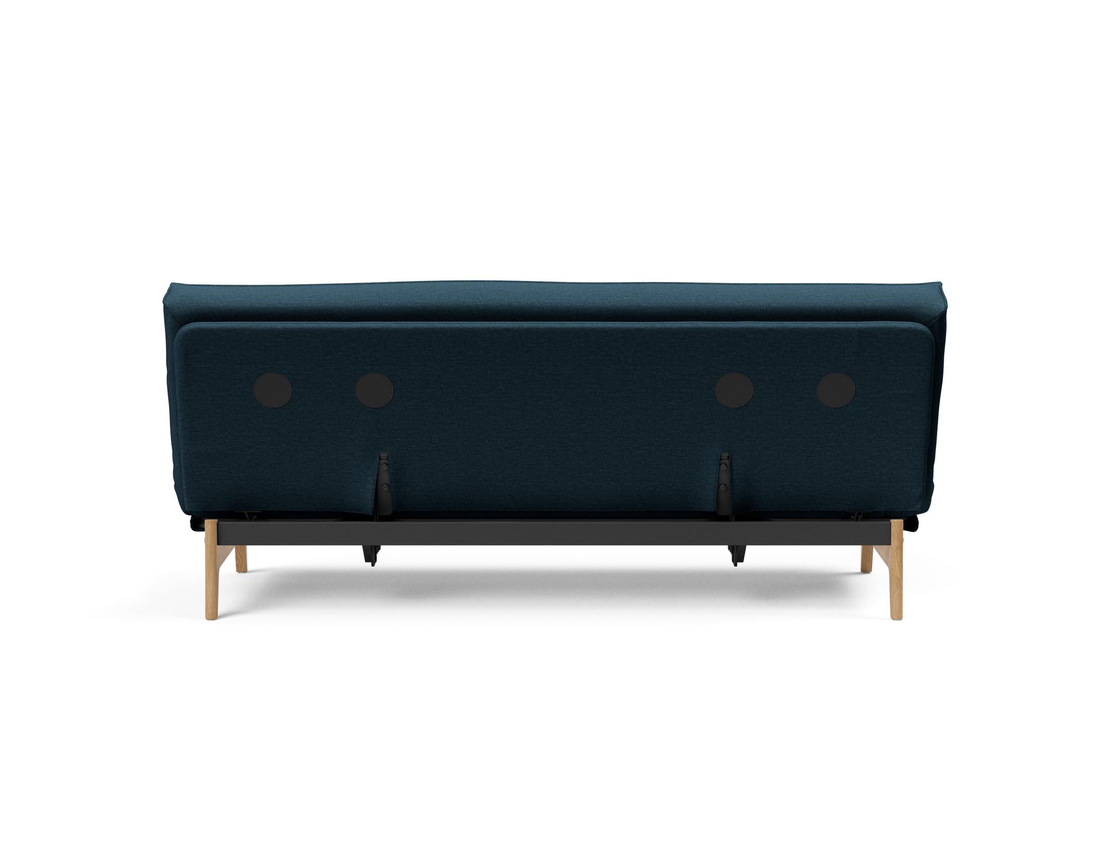 Erleben Sie das Aslak 120 Bettsofa mit stilvollem Sharp Plus Cover und Soft Spring Bezug – die perfekte Kombination aus Funktionalität und zeitgemäßem Stil.