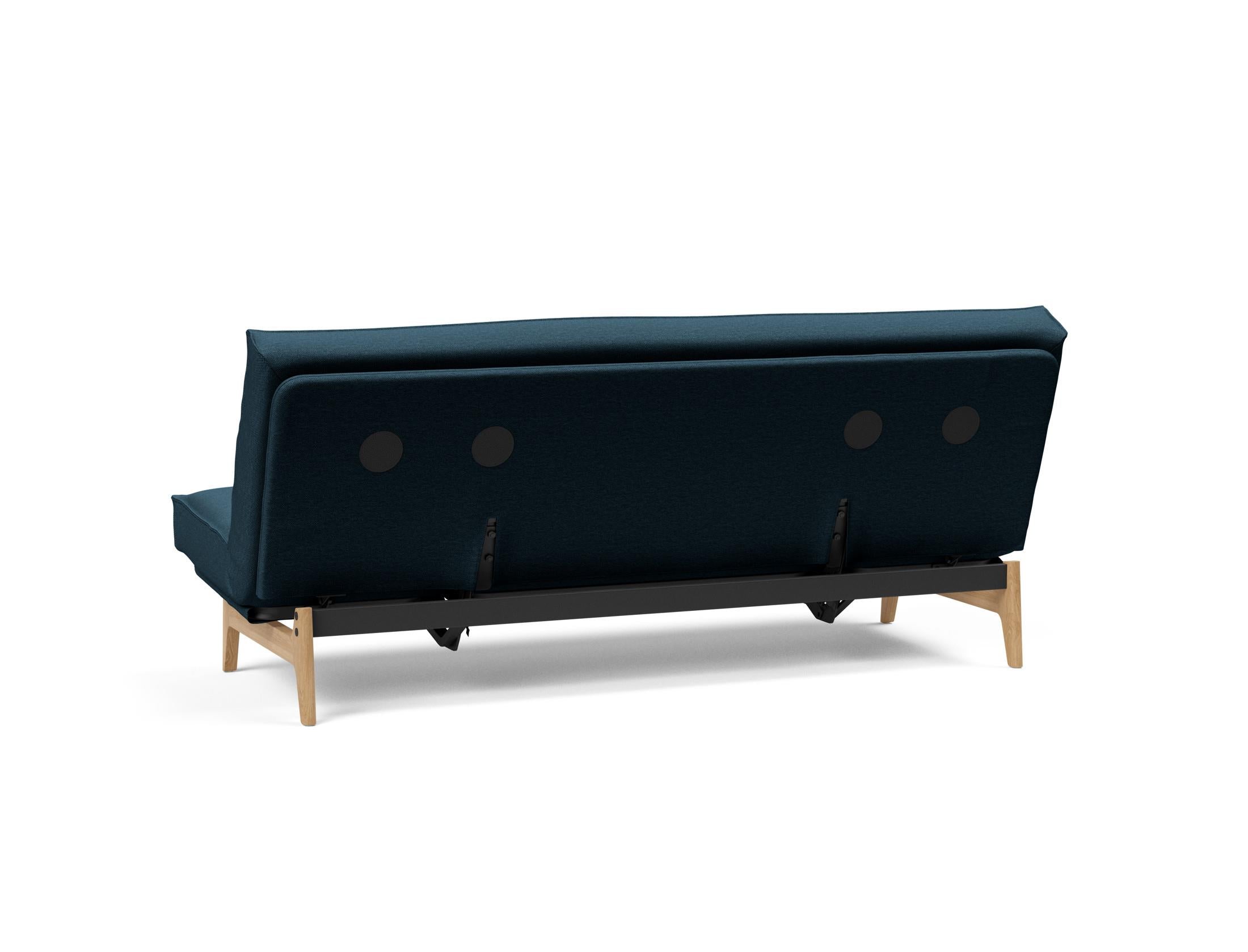 Entdecken Sie das Aslak 120 Bettsofa mit elegantem Sharp Plus Cover und Soft Spring Bezug – ideal für modernes Wohnen und vielseitige Nutzung.