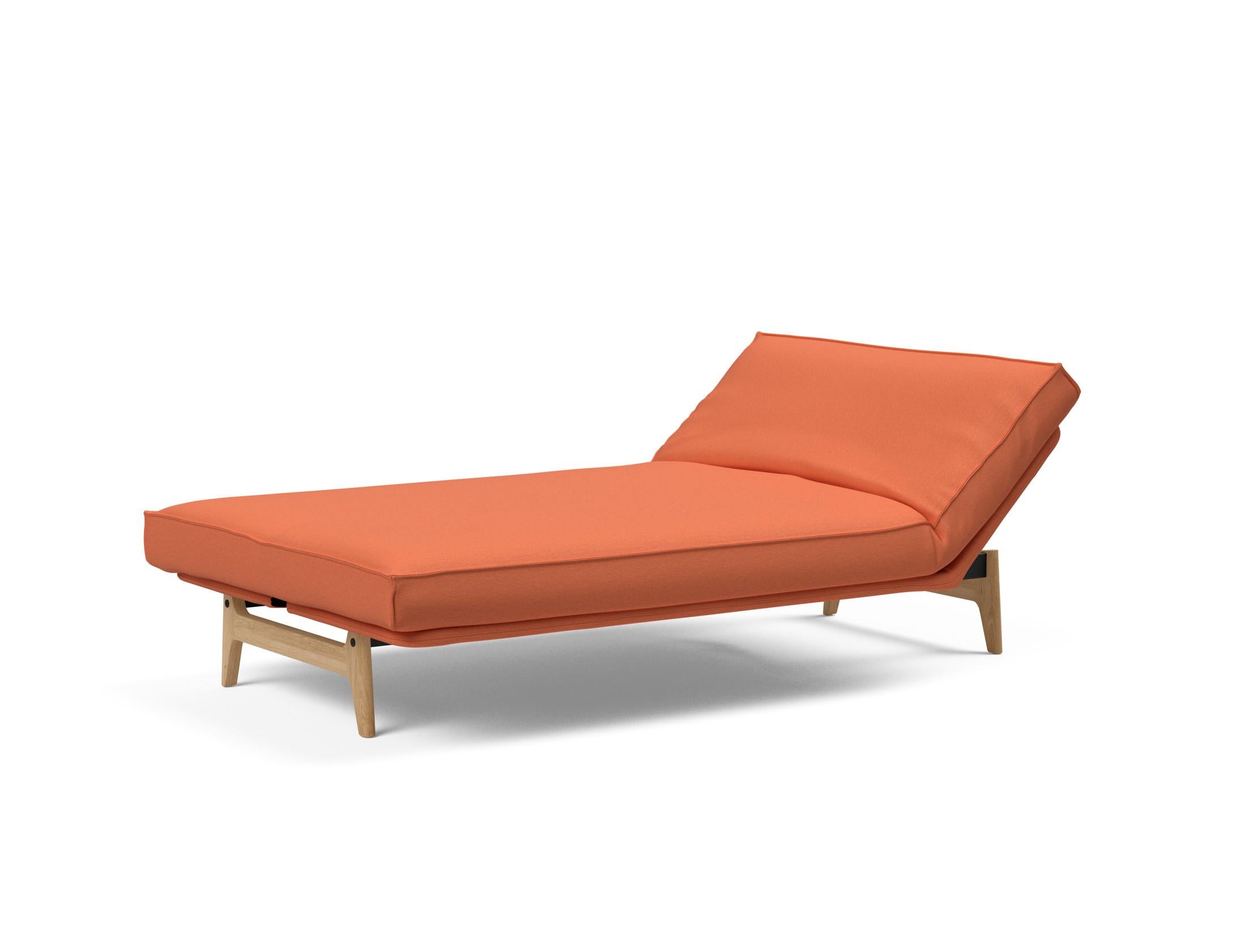Entdecken Sie das Aslak 120 Bettsofa mit elegantem Sharp Plus Cover und Soft Spring Bezug – ideal für Komfort und modernes Design in Ihrem Zuhause.