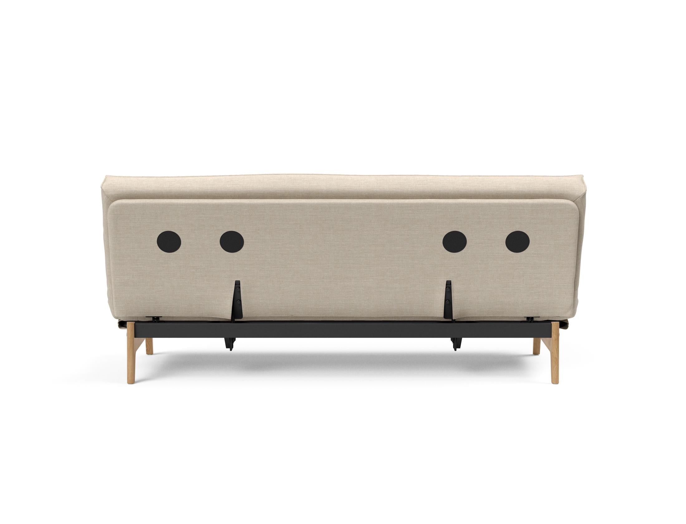 Erleben Sie das Aslak 120 Bettsofa mit stilvollem Sharp Plus Cover und komfortablem Soft Spring Bezug – perfekt für entspannte Abende und modernes Design.