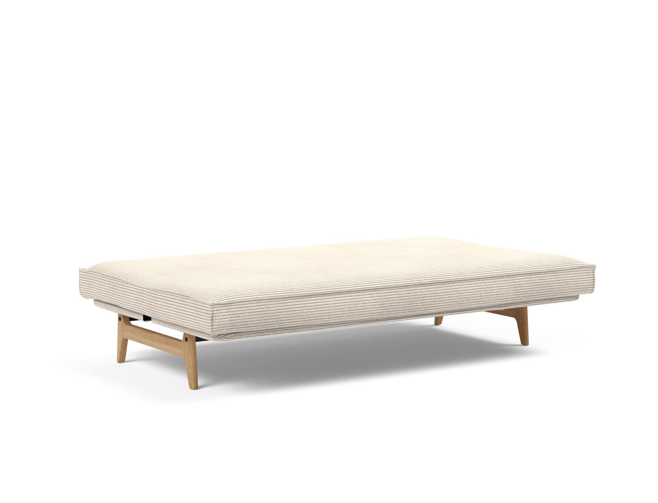 Entdecken Sie das Aslak 120 Bettsofa mit elegantem Sharp Plus Cover und weichem Soft Spring Bezug – ideal für gemütliche Nächte und modernes Wohnen.