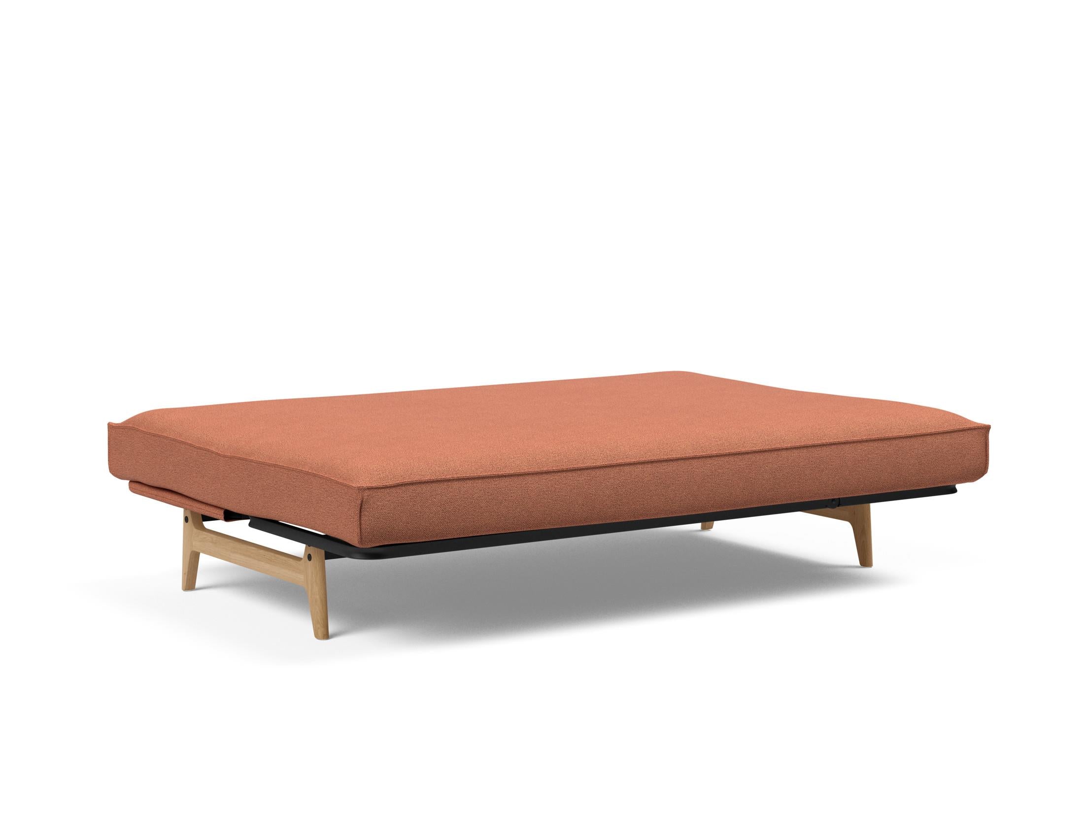 Entdecken Sie das Aslak 140 Bettsofa von Innovation Living: stilvolles Design, bequeme Soft Spring Matratze und elegantes Sharp Plus Cover für höchsten Schlafkomfort.