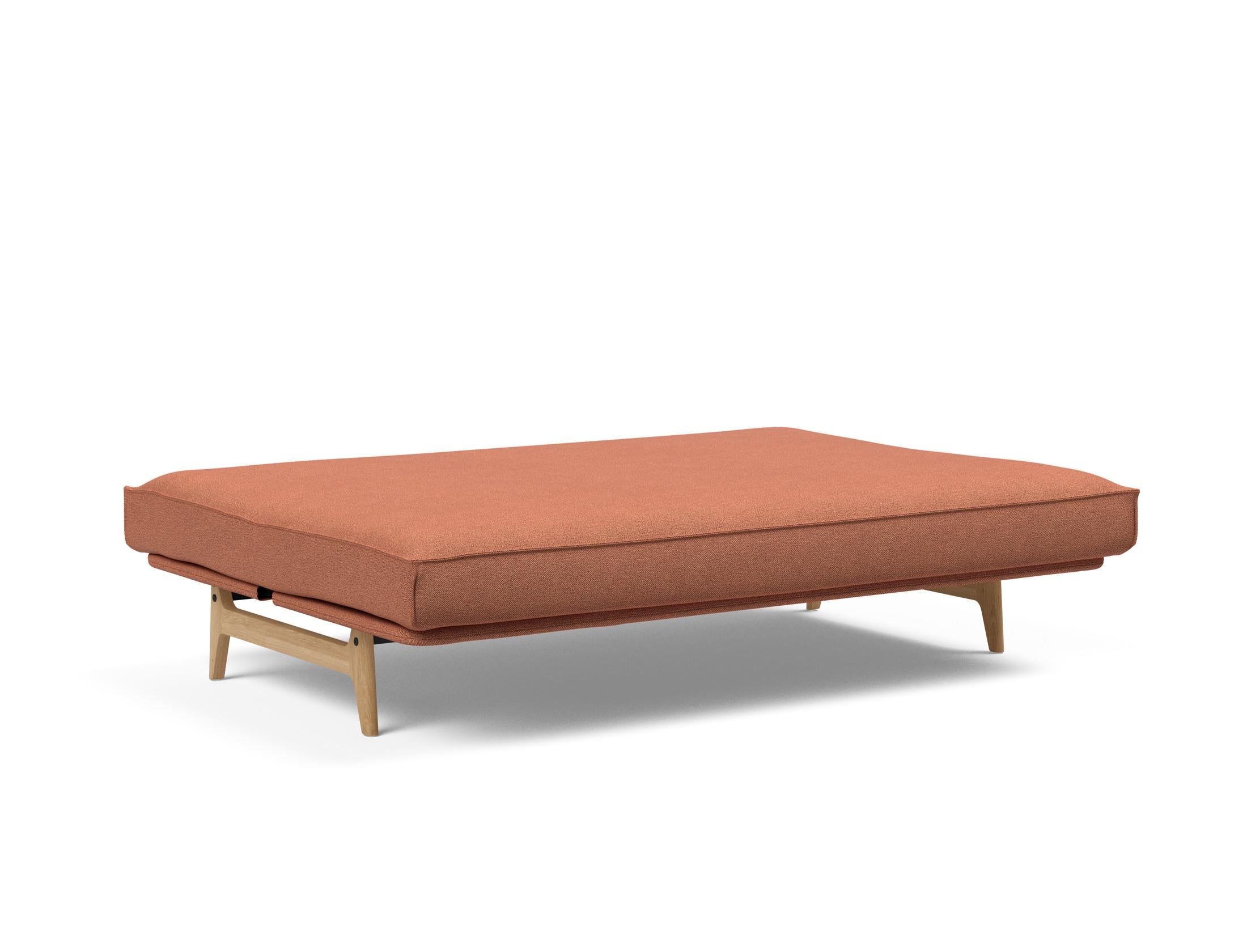 Erleben Sie das Aslak 140 Bettsofa Sharp Plus Cover – stilvoll, bequem und ideal für Gästeübernachtungen. Perfekte Kombination aus Funktionalität und Eleganz.