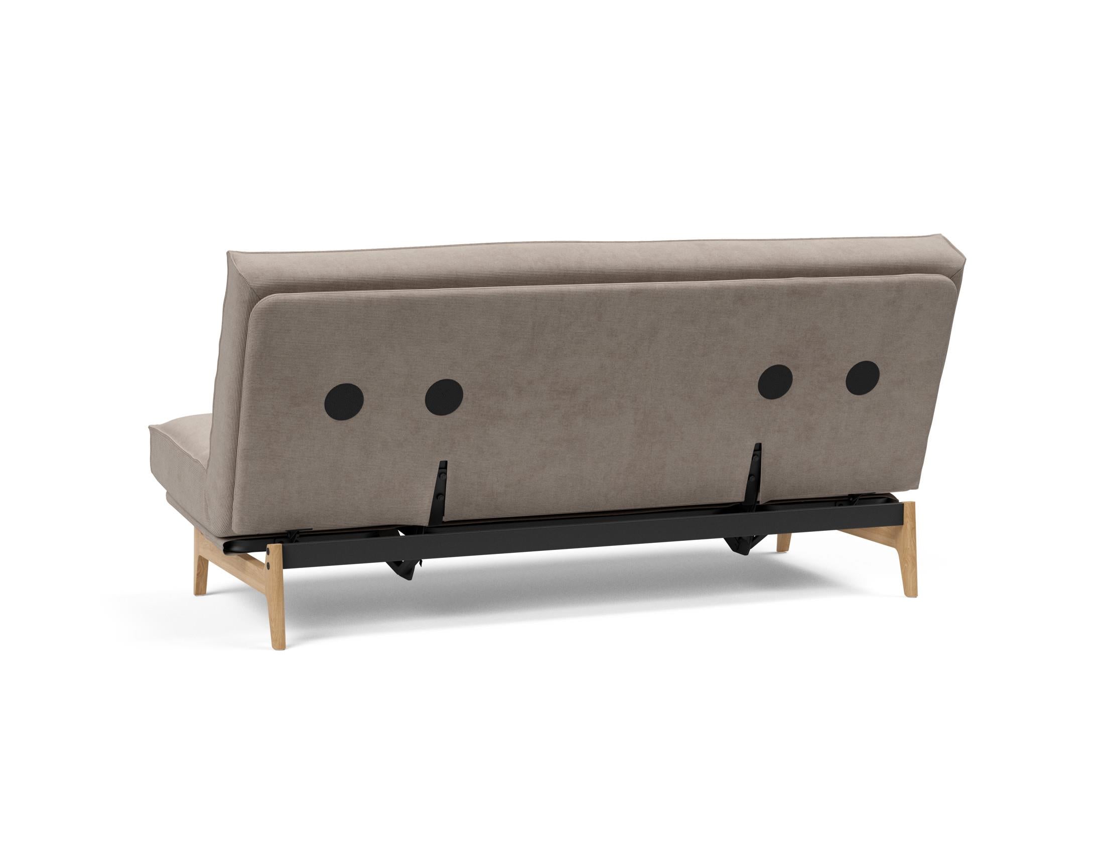 Entdecken Sie das Aslak 140 Bettsofa mit Soft Spring Bezug – modernes Design, vielseitig einsetzbar und optimal für entspannte Nächte.