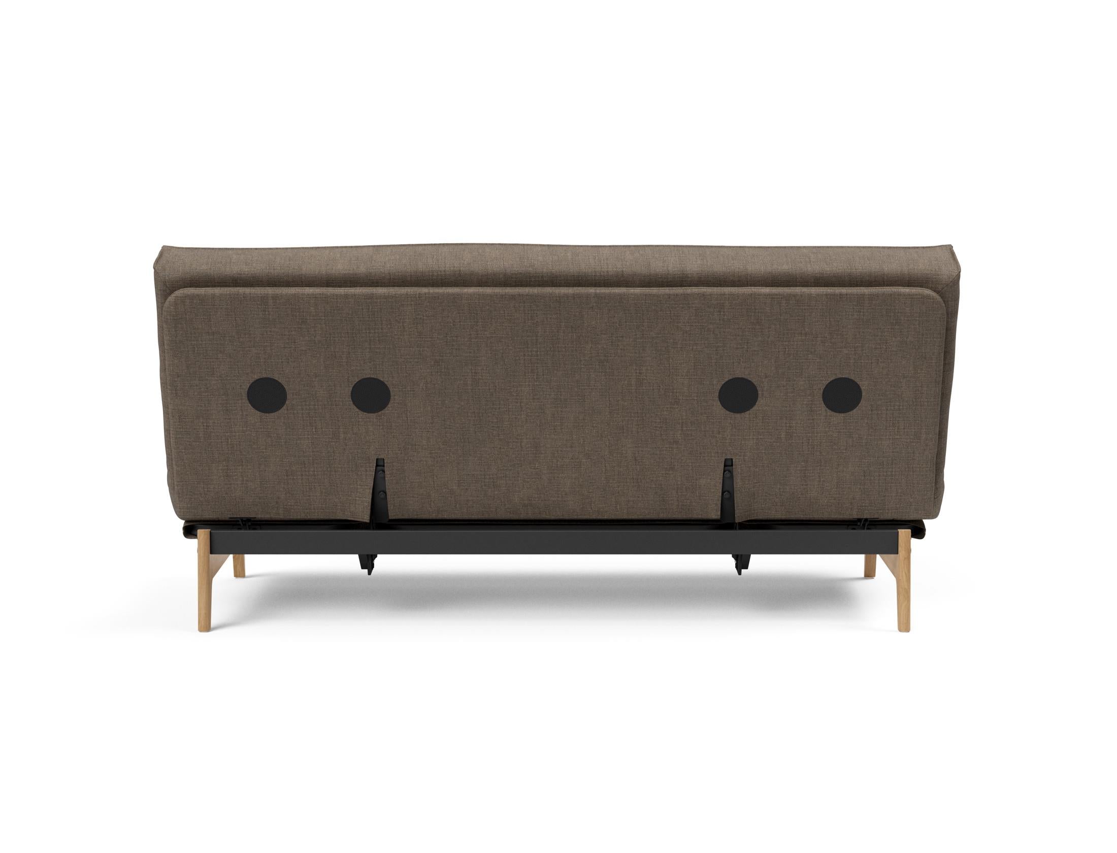 Erleben Sie das Aslak 140 Bettsofa Sharp Plus Cover – stilvoll, bequem und ideal für Gästeübernachtungen. Perfekte Kombination aus Funktionalität und Eleganz.