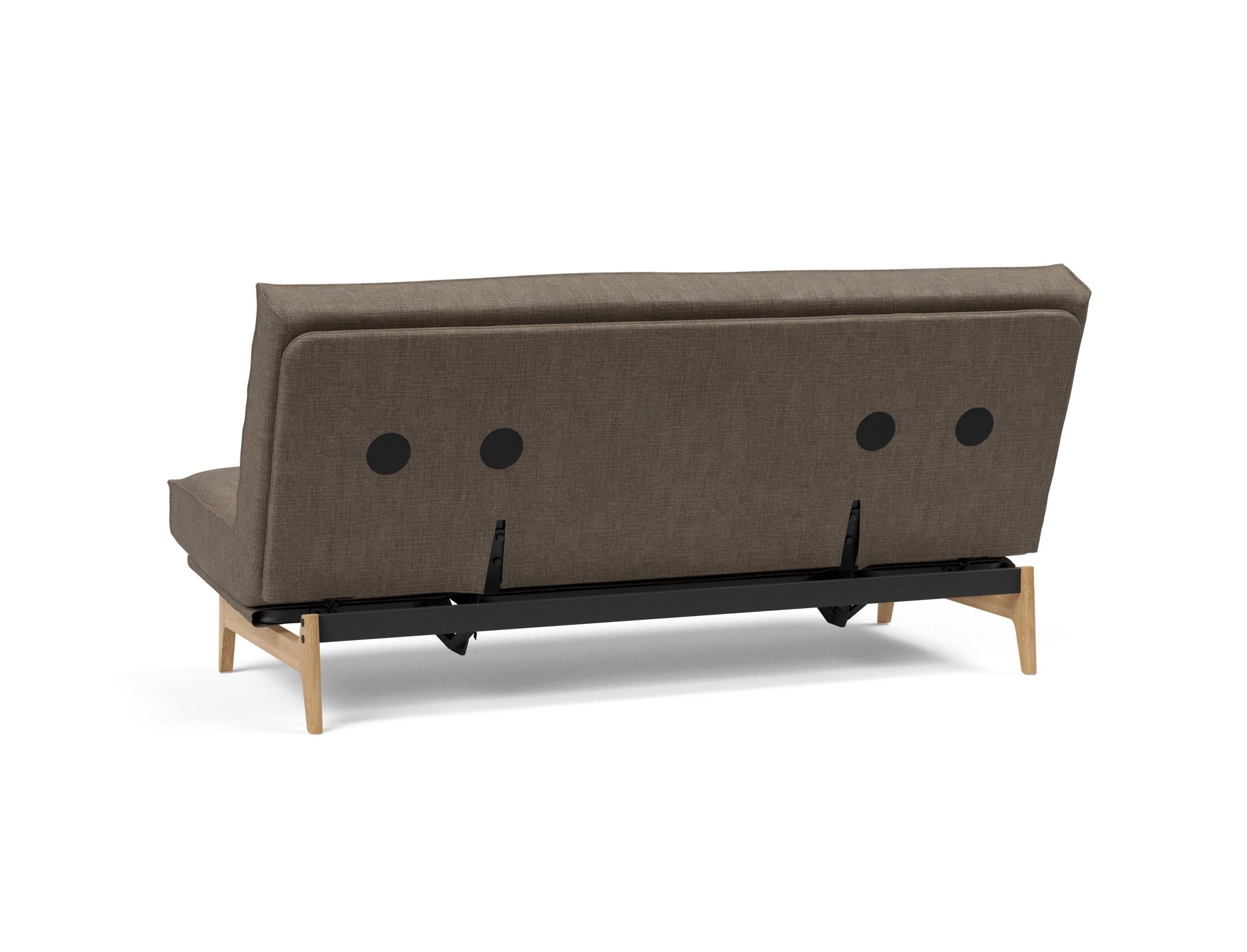 Entdecken Sie das Aslak 140 Bettsofa mit Soft Spring Bezug – modernes Design, vielseitig einsetzbar und optimal für entspannte Nächte.