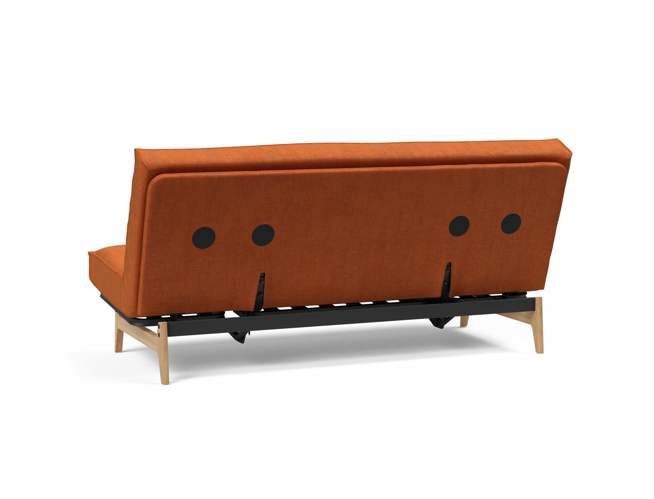 Erleben Sie das Aslak 140 Bettsofa von Innovation Living: modernes Design, hochwertige Soft Spring Matratze und edles Sharp Plus Cover für optimalen Komfort.