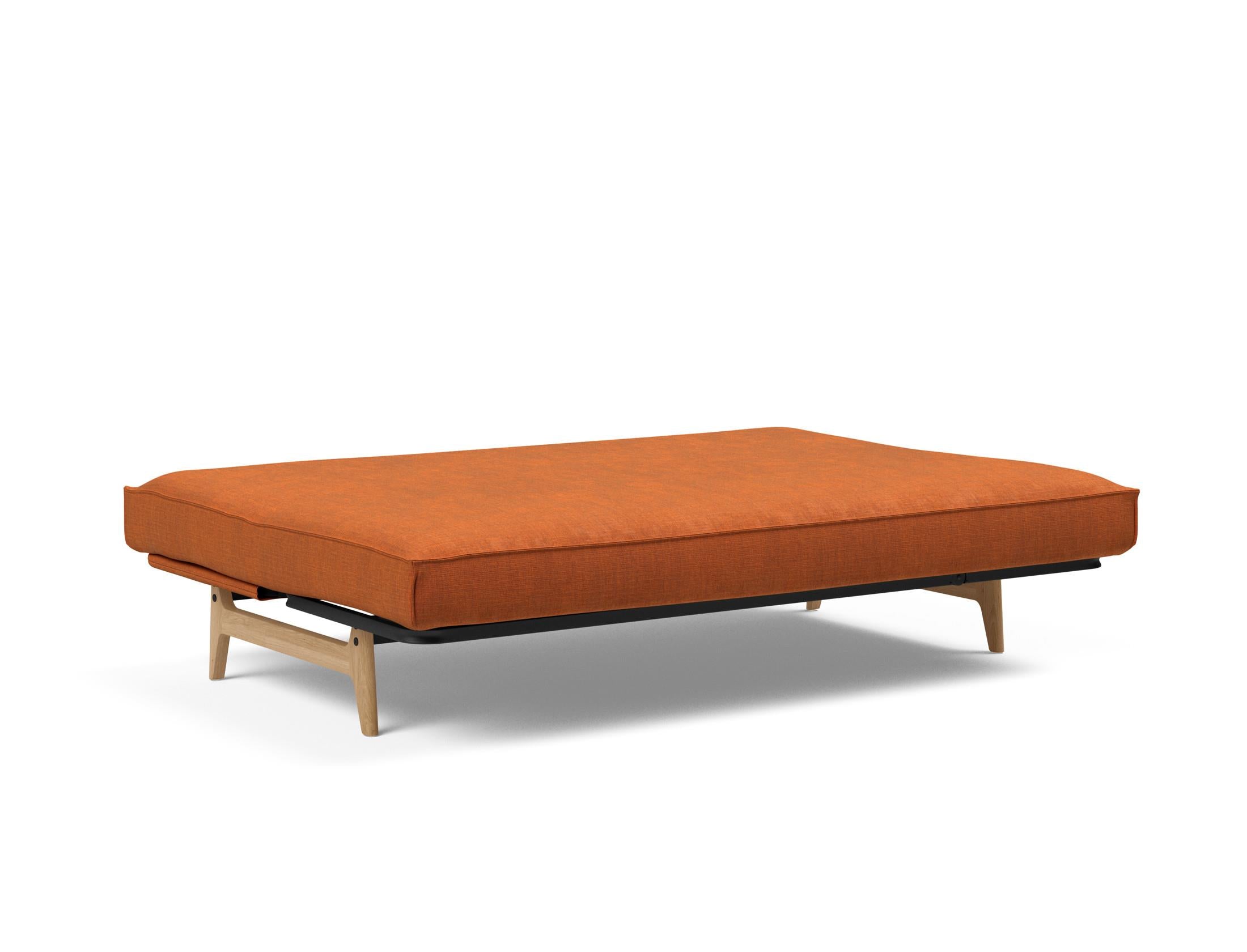 Entdecken Sie das Aslak 140 Bettsofa von Innovation Living: stilvolles Design, bequeme Soft Spring Matratze und elegantes Sharp Plus Cover für höchsten Schlafkomfort.