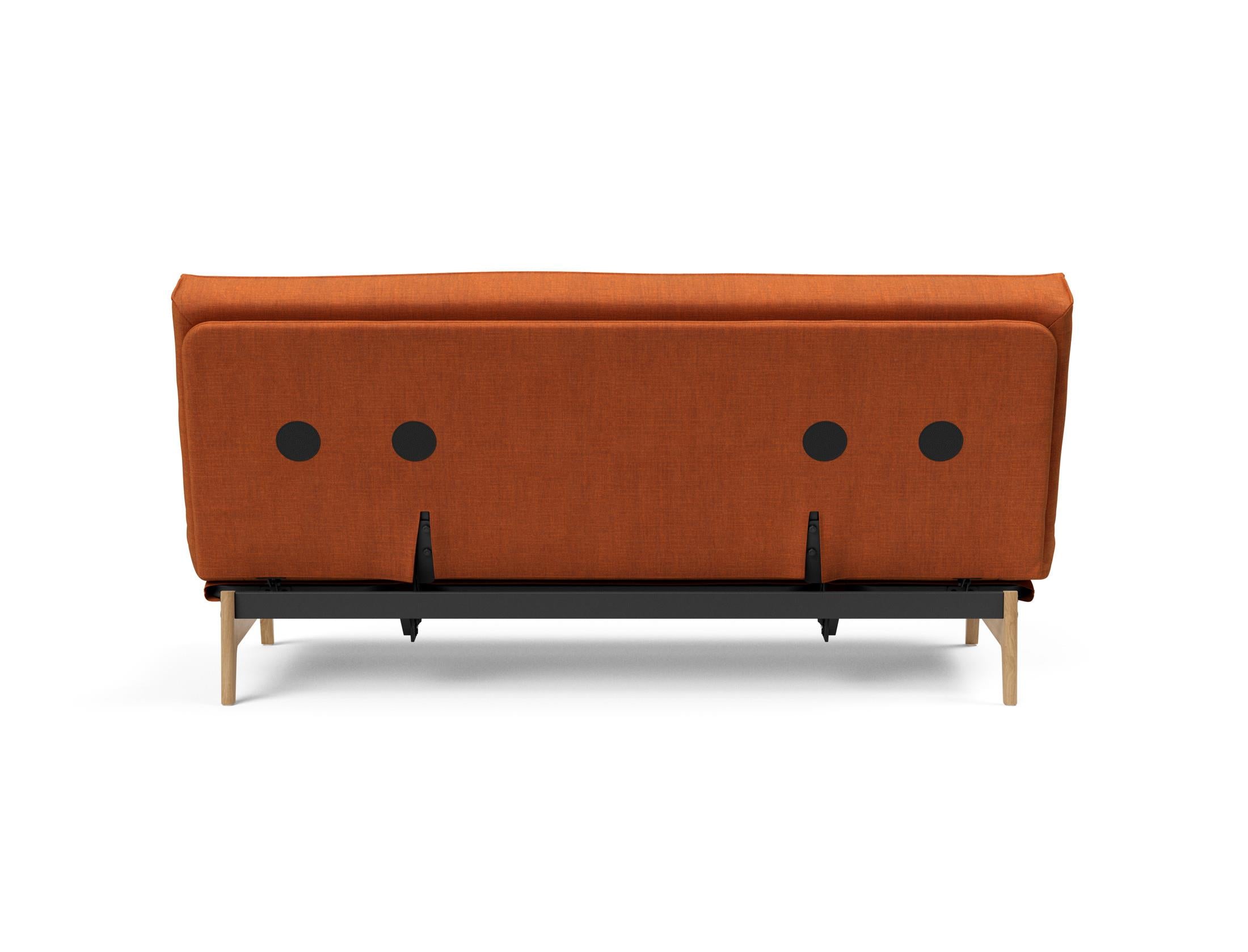 Erleben Sie das Aslak 140 Bettsofa Sharp Plus Cover – stilvoll, bequem und ideal für Gästeübernachtungen. Perfekte Kombination aus Funktionalität und Eleganz.