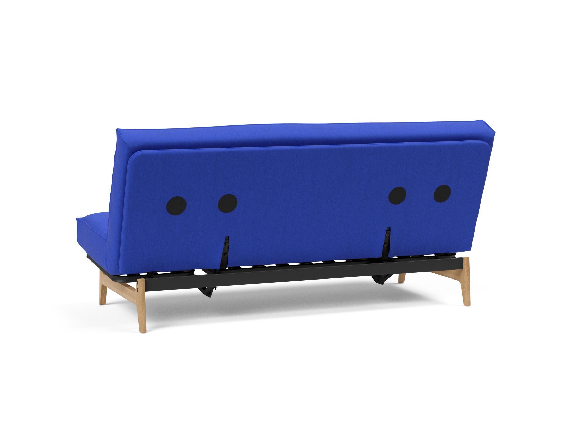 Erleben Sie das Aslak 140 Bettsofa von Innovation Living: modernes Design, hochwertige Soft Spring Matratze und edles Sharp Plus Cover für optimalen Komfort.