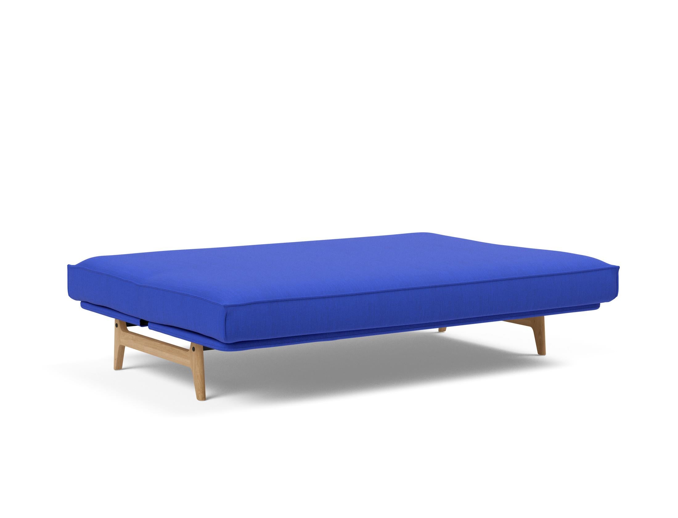 Erleben Sie das Aslak 140 Bettsofa Sharp Plus Cover – stilvoll, bequem und ideal für Gästeübernachtungen. Perfekte Kombination aus Funktionalität und Eleganz.