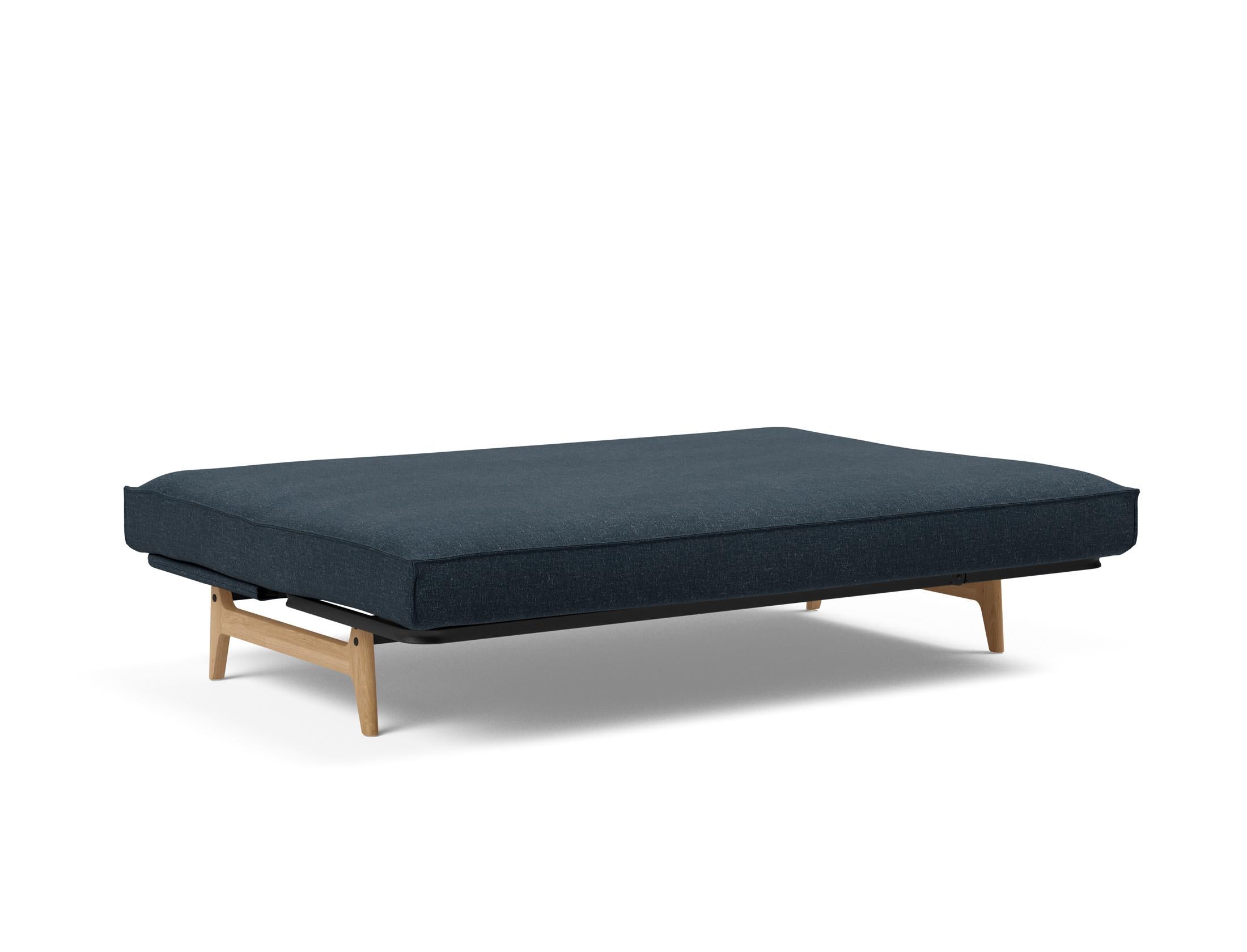 Entdecken Sie das Aslak 140 Bettsofa von Innovation Living: stilvolles Design, bequeme Soft Spring Matratze und elegantes Sharp Plus Cover für höchsten Schlafkomfort.