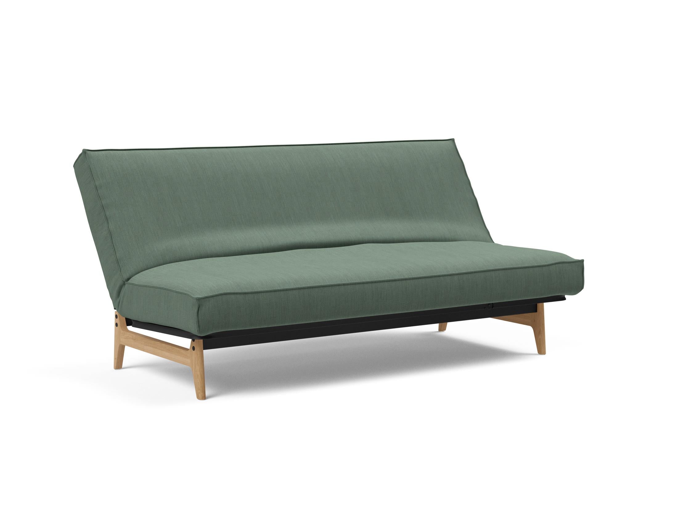 Entdecken Sie das Aslak 140 Bettsofa von Innovation Living: stilvolles Design, bequeme Soft Spring Matratze und elegantes Sharp Plus Cover für höchsten Schlafkomfort.