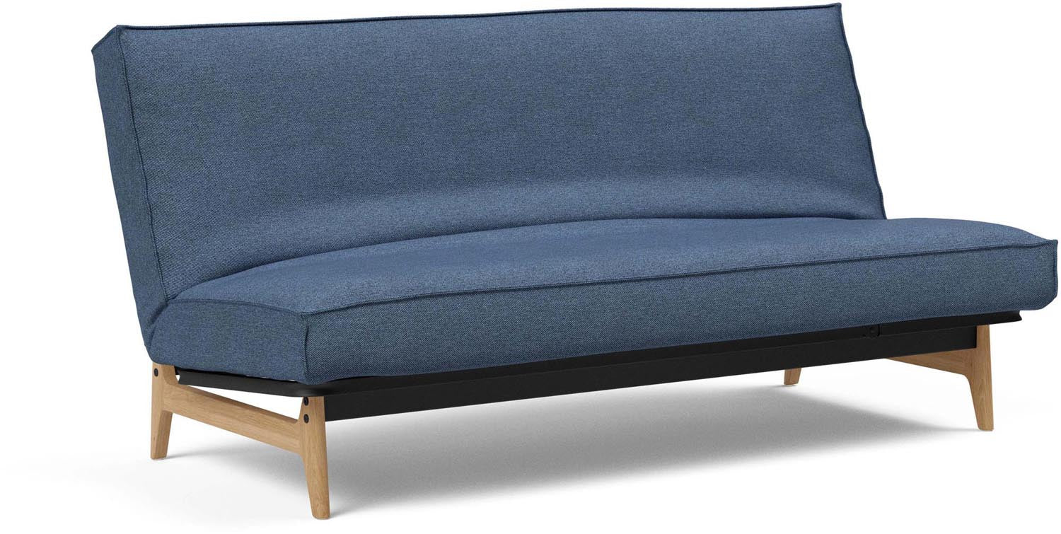 Entdecken Sie das Aslak 140 Bettsofa mit Sharp Plus Cover von Innovation Living – stilvoll, vielseitig und ideal für kleine Räume.