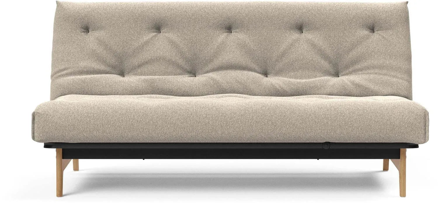 Entdecken Sie das Aslak 140 Bettsofa Nordic Classic von Innovation Living: stilvolles skandinavisches Design, vielseitig und ideal für kleine Räume.