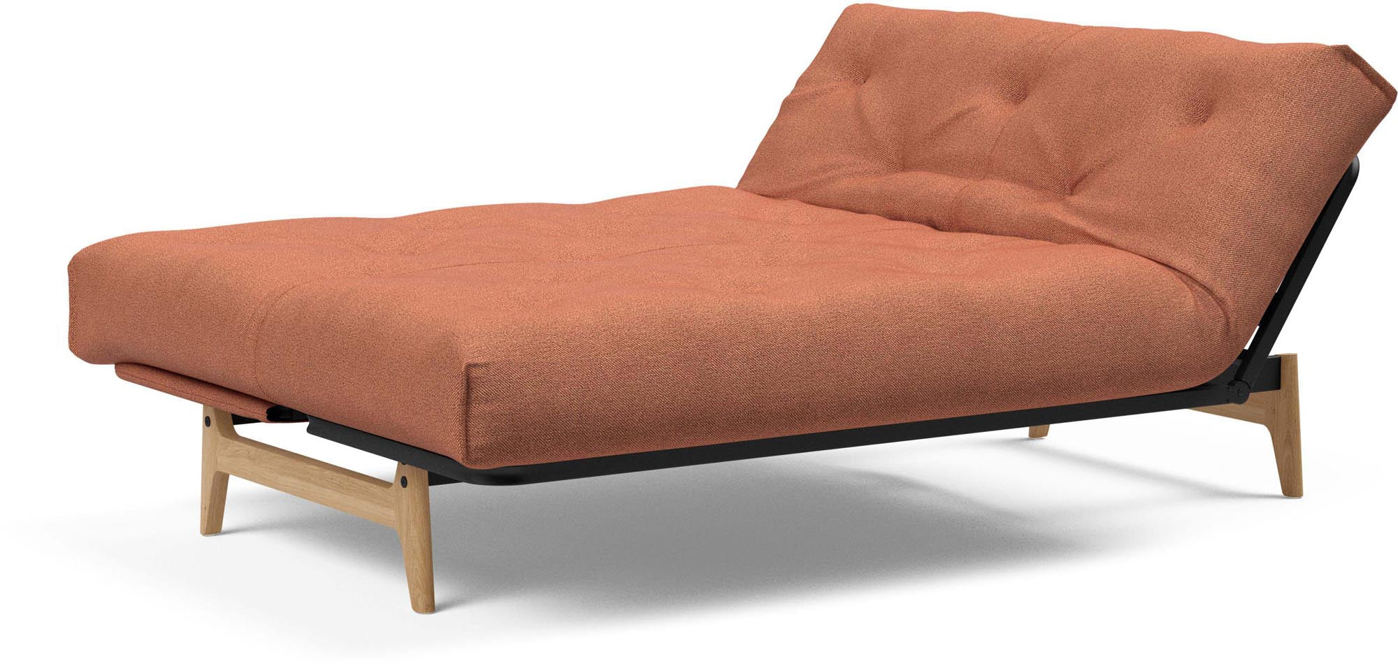 Erleben Sie das Aslak 140 Bettsofa von Innovation Living – modernes Nordic Design trifft auf komfortablen Latex für besten Schlafkomfort.