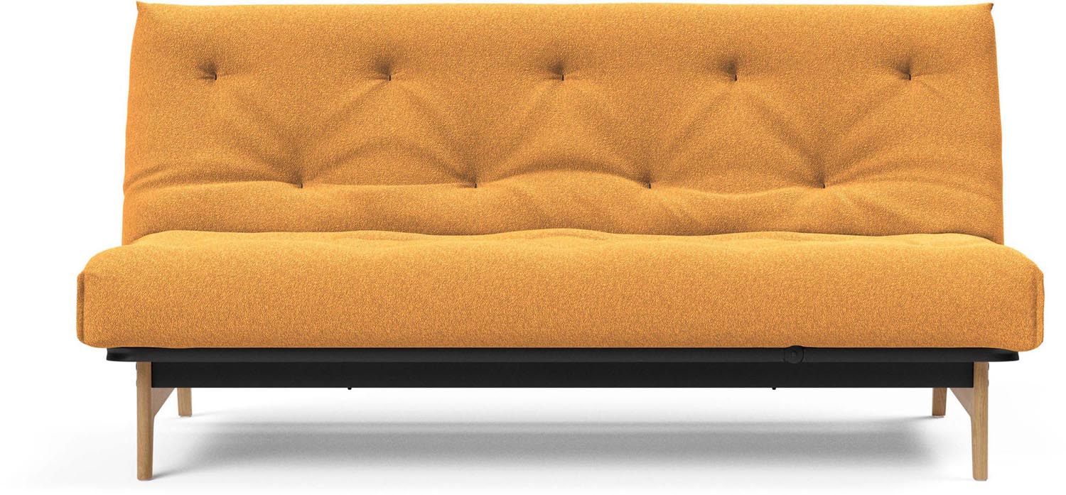 Erleben Sie das Aslak 140 Bettsofa von Innovation Living – modernes Nordic Design trifft auf komfortablen Latex für besten Schlafkomfort.