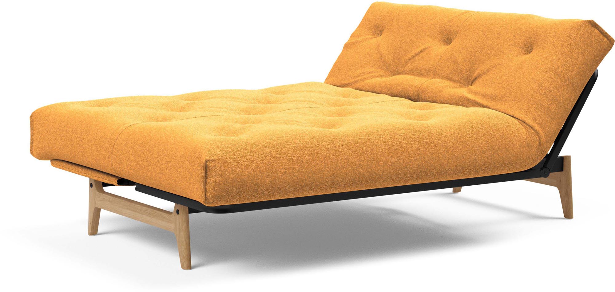 Erleben Sie das Aslak 140 Bettsofa von Innovation Living – modernes Nordic Design trifft auf komfortablen Latex für besten Schlafkomfort.