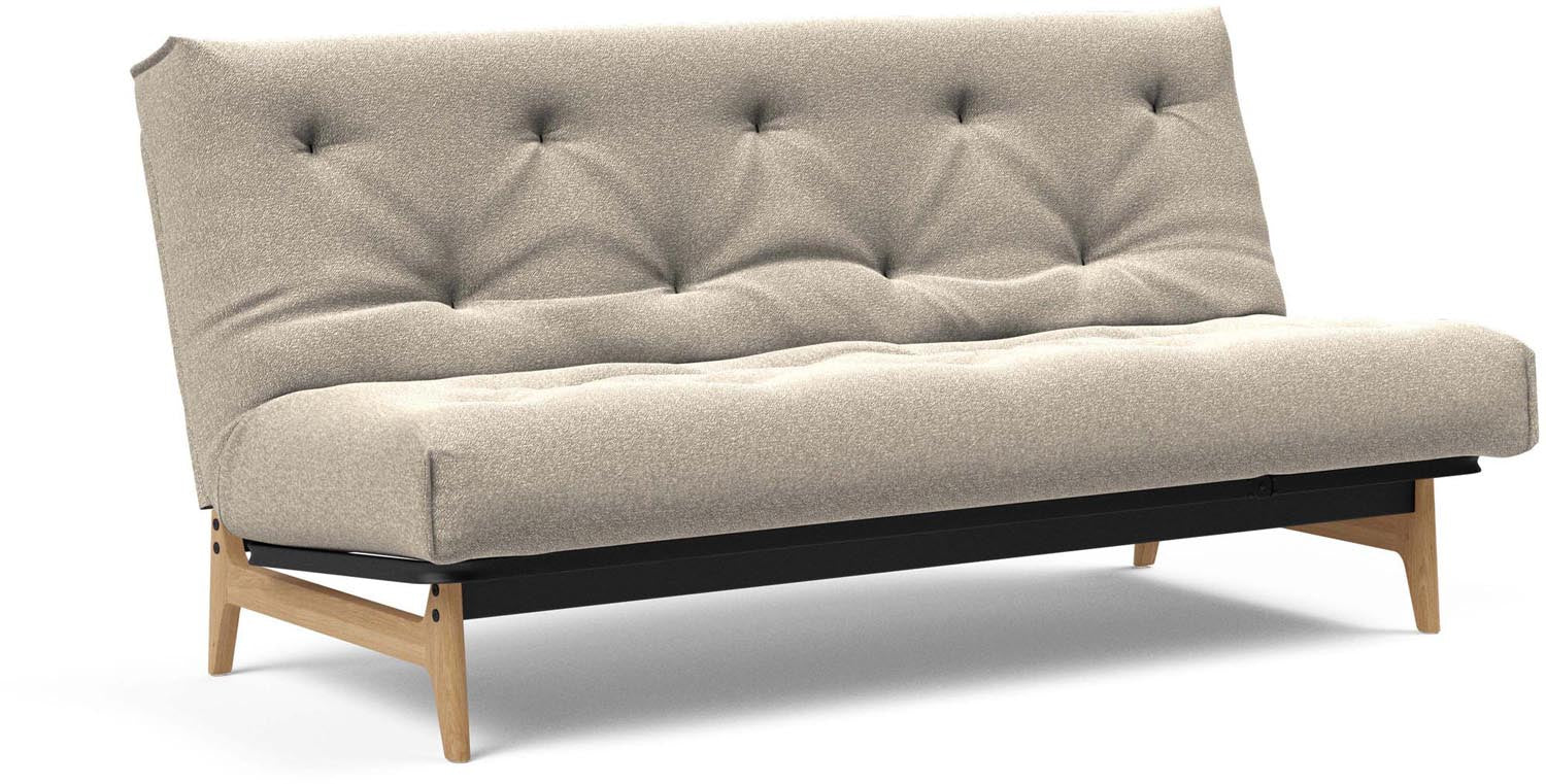 Entdecken Sie das Aslak 140 Bettsofa von Innovation Living – stilvolles Nordic Design und hochwertiger Latex für erholsame Nächte.