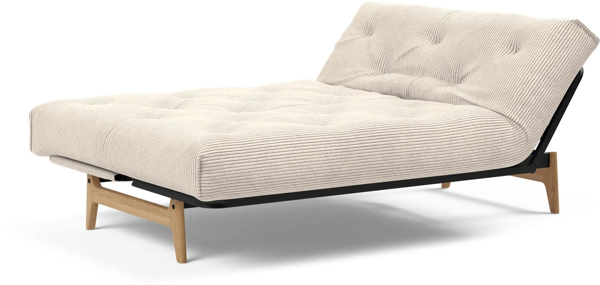 Erleben Sie das Aslak 140 Bettsofa von Innovation Living – modernes Nordic Design trifft auf komfortablen Latex für besten Schlafkomfort.