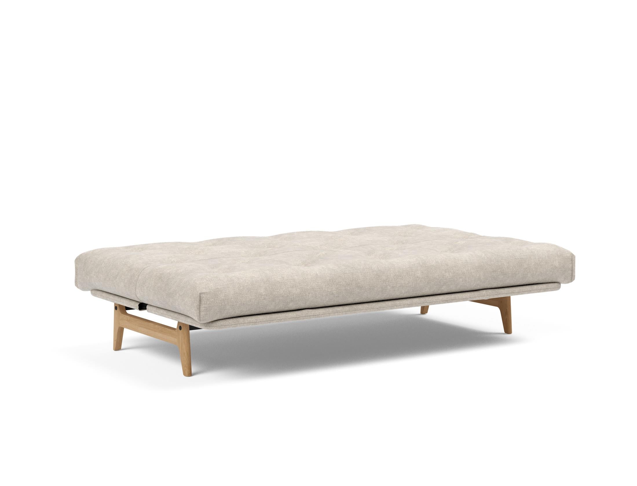 Entdecken Sie das Aslak 120 Bettsofa Nordic Soft Spring von Innovation Living – stilvolles Design trifft auf praktischen Komfort für Ihr Zuhause.