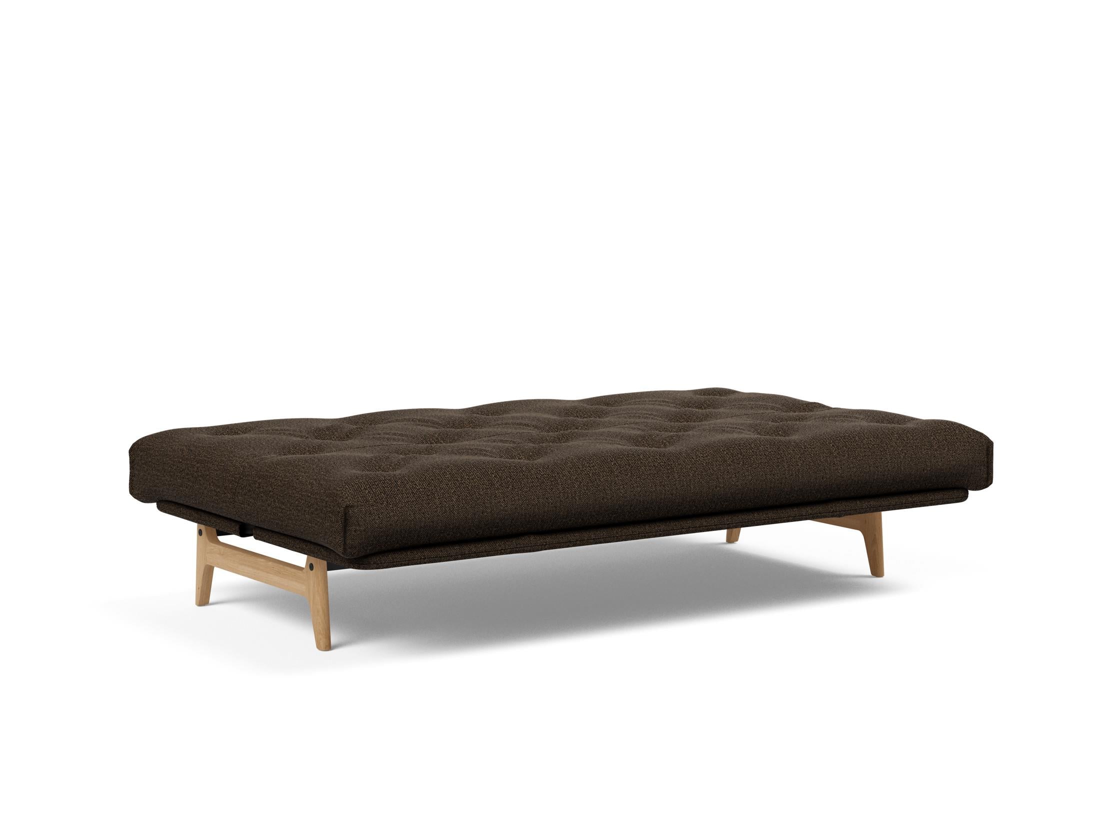 Entdecken Sie das Aslak 120 Bettsofa Nordic Soft Spring von Innovation Living – stilvolles Design trifft auf praktischen Komfort für Ihr Zuhause.