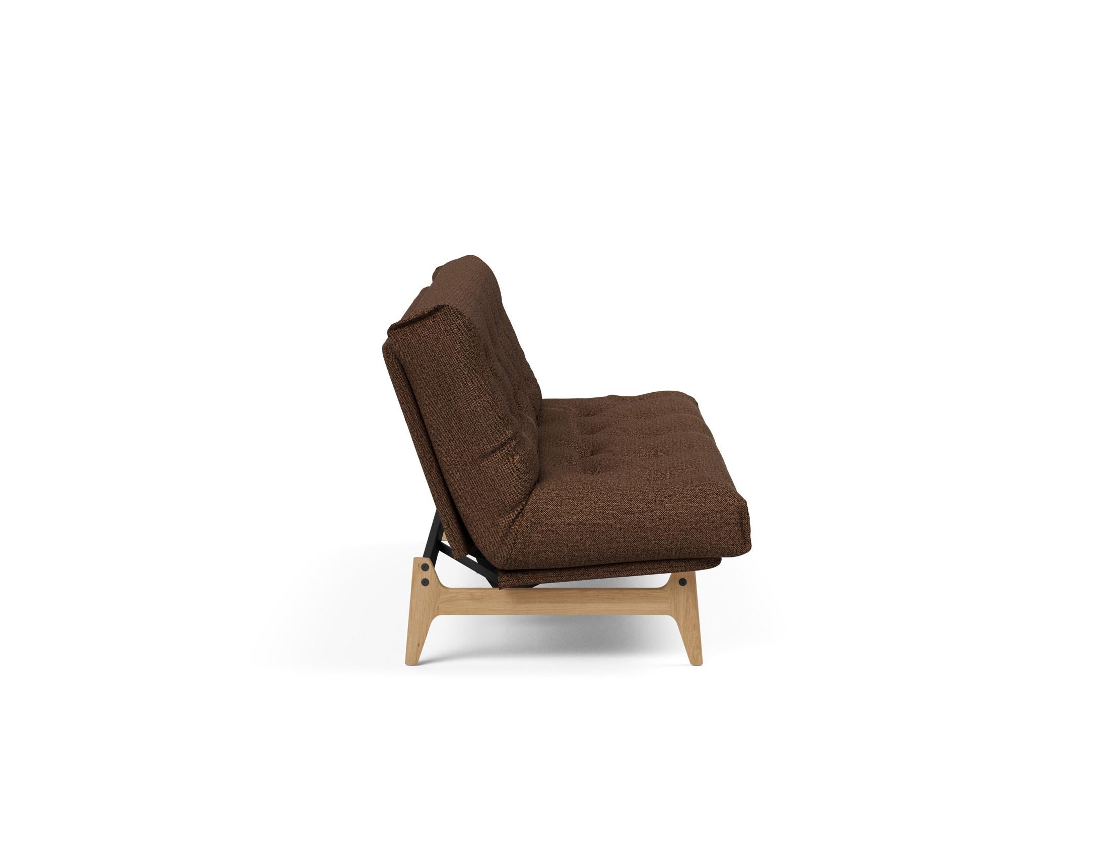 Erleben Sie das Aslak 120 Bettsofa Nordic Soft Spring von Innovation Living – eine perfekte Kombination aus modernem Stil und vielseitiger Funktionalität.