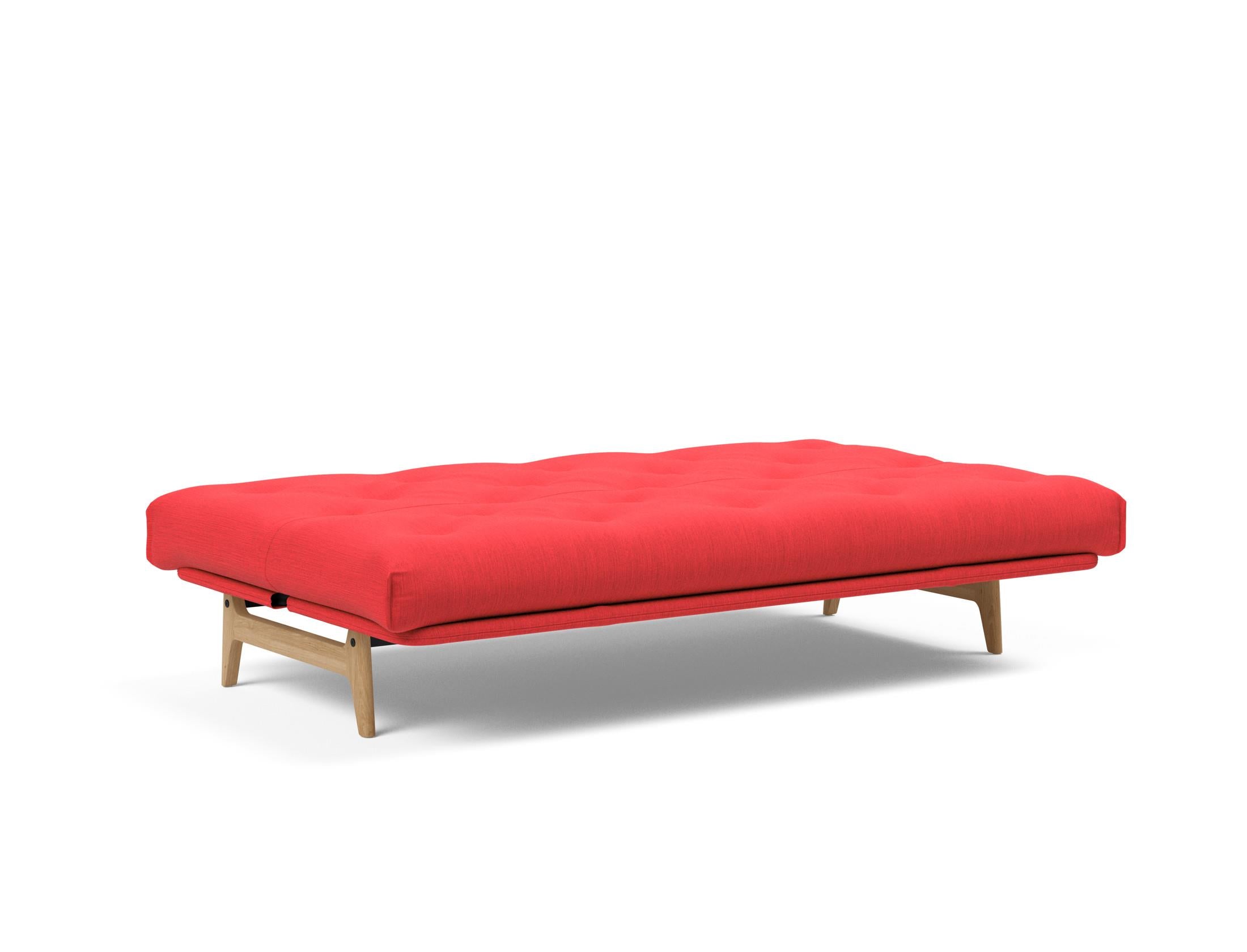 Entdecken Sie das Aslak 120 Bettsofa Nordic Soft Spring von Innovation Living – stilvolles Design trifft auf praktischen Komfort für Ihr Zuhause.