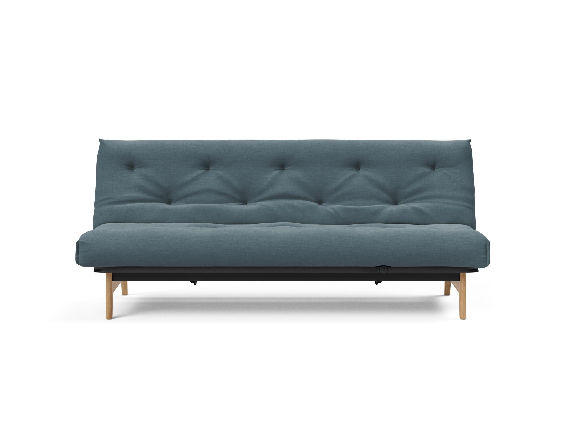 Erleben Sie das Aslak 120 Bettsofa Nordic Soft Spring von Innovation Living – eine perfekte Kombination aus modernem Stil und vielseitiger Funktionalität.