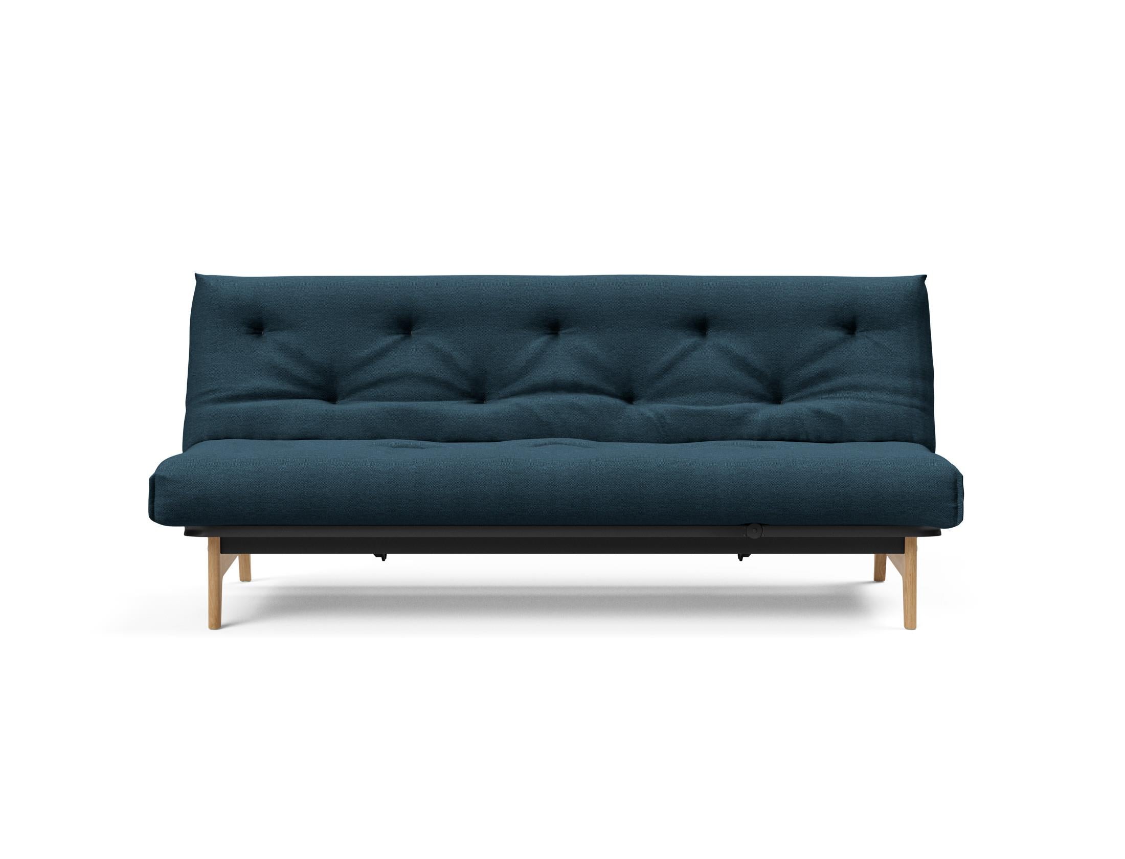 Erleben Sie das Aslak 120 Bettsofa Nordic Soft Spring von Innovation Living – eine perfekte Kombination aus modernem Stil und vielseitiger Funktionalität.