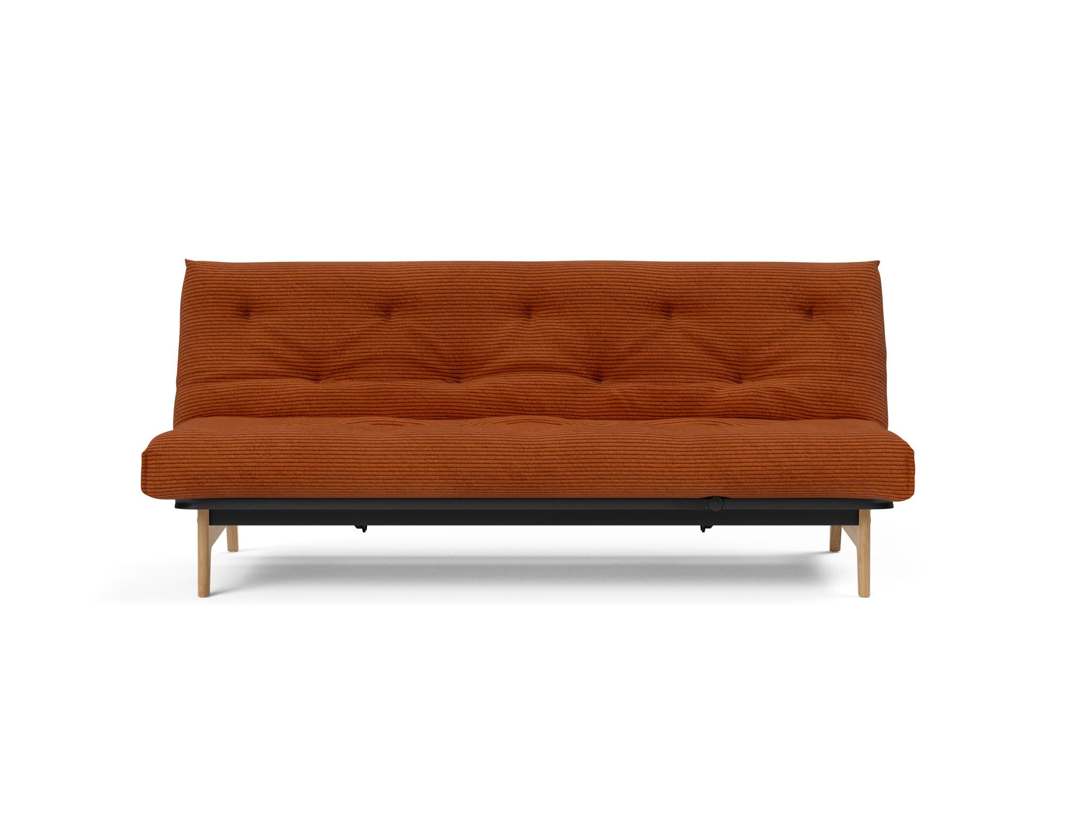 Entdecken Sie das Aslak 120 Bettsofa Nordic Soft Spring von Innovation Living – stilvolles Design trifft auf praktischen Komfort für Ihr Zuhause.