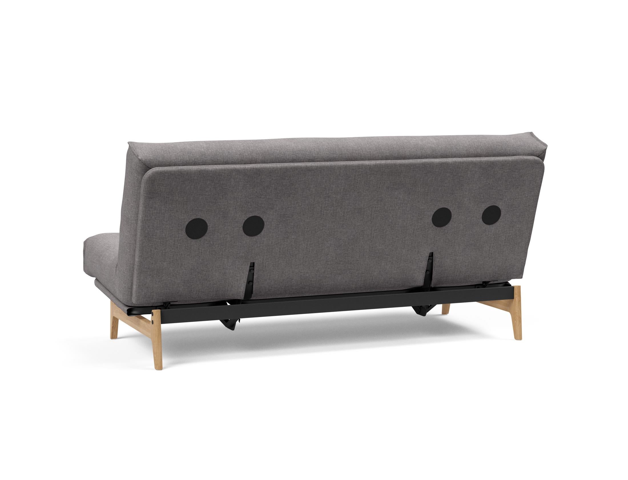 Erleben Sie das Aslak 140 Bettsofa Nordic: Stilvolles skandinavisches Design und der komfortable Soft Spring Bezug sorgen für perfekten Schlafkomfort.