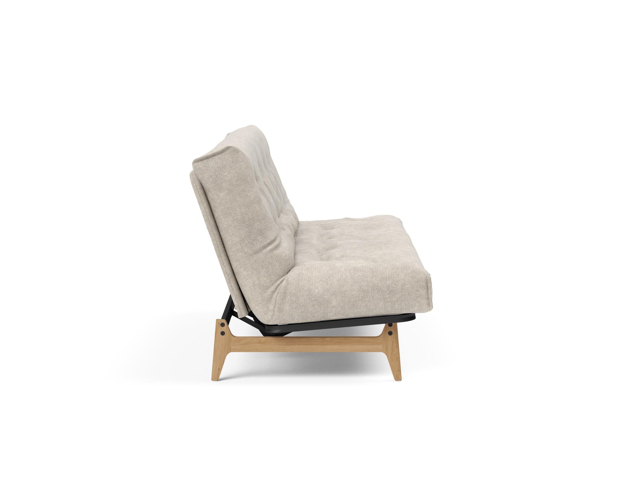 Erleben Sie das Aslak 140 Bettsofa Nordic Soft Spring von Innovation Living – eine perfekte Kombination aus modernem Stil und optimalem Schlafkomfort.