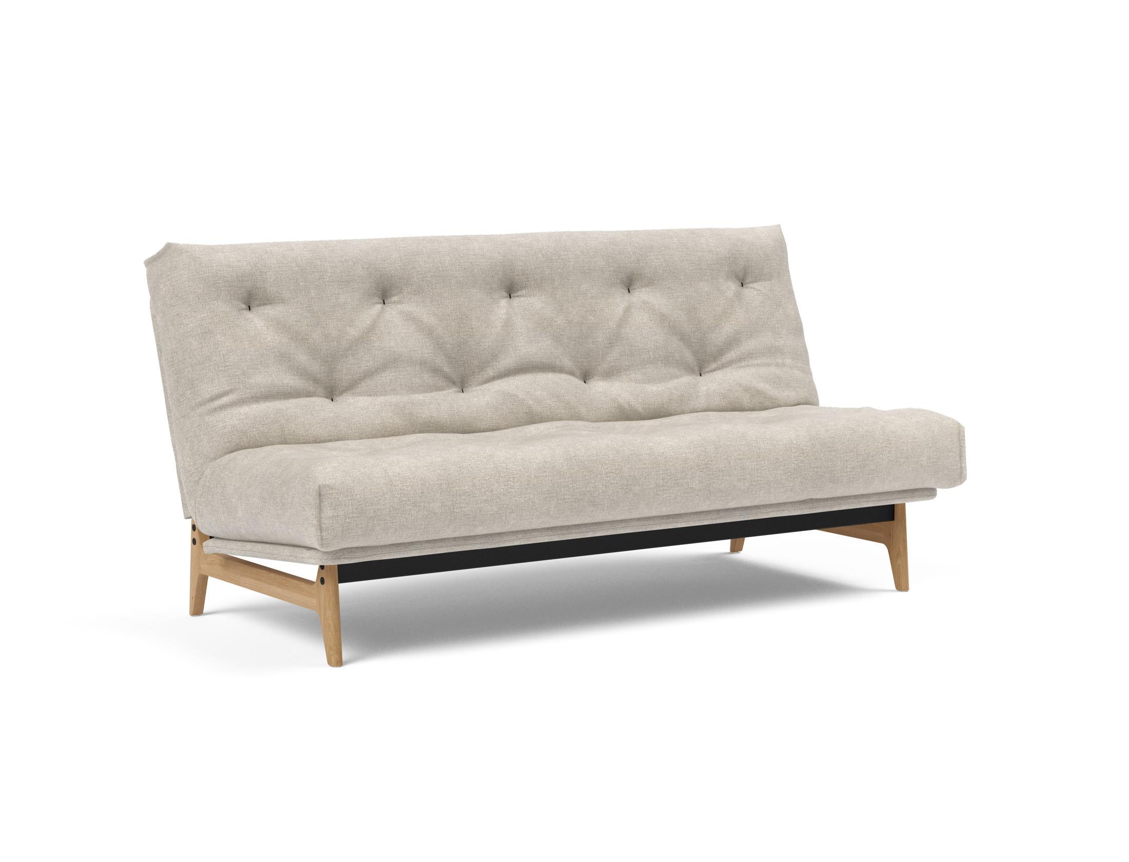 Entdecken Sie das Aslak 140 Bettsofa Nordic: Elegantes skandinavisches Design trifft auf den bequemen Soft Spring Bezug für erholsame Nächte.