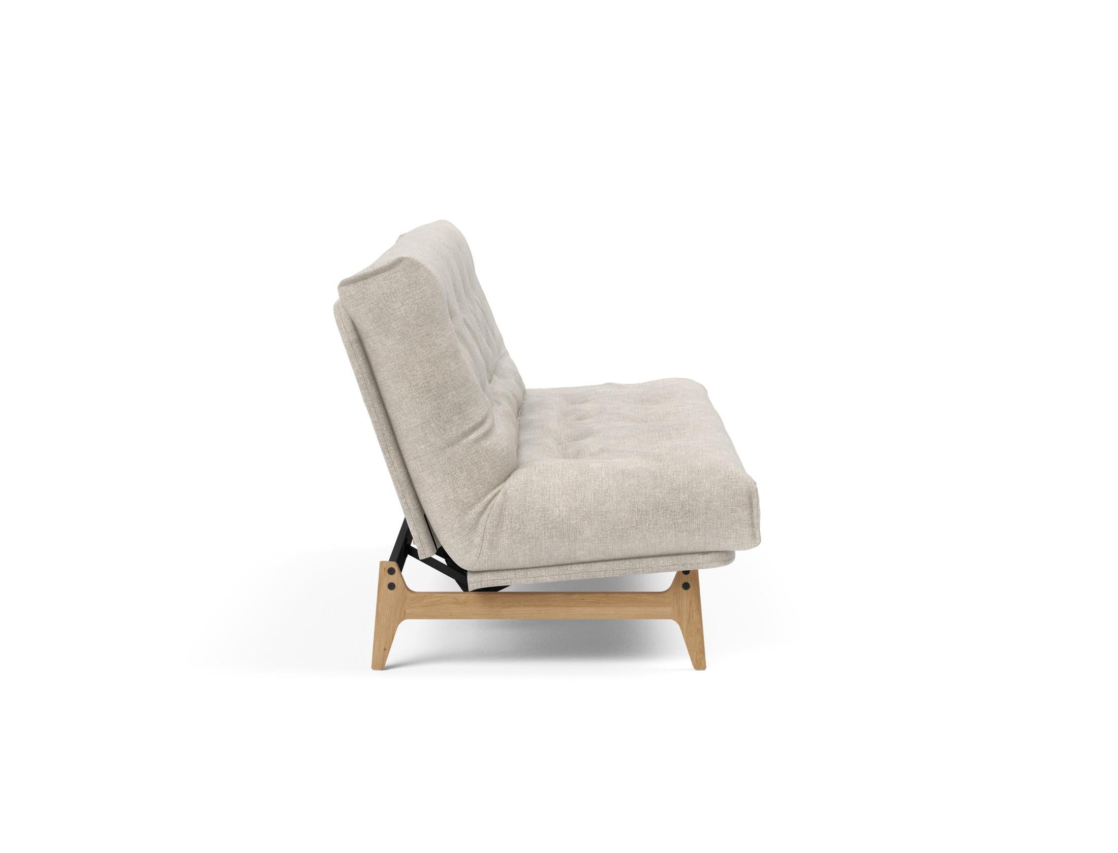 Erleben Sie das Aslak 140 Bettsofa Nordic: Stilvolles skandinavisches Design und der komfortable Soft Spring Bezug sorgen für perfekten Schlafkomfort.